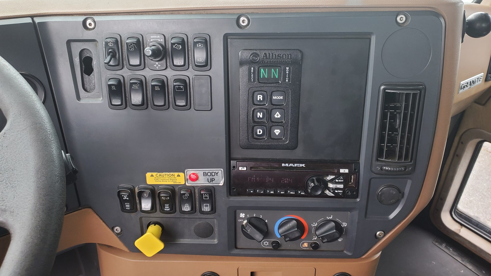 2017 MACK 700 1006759-08 2017 MACK 700 1006759-08