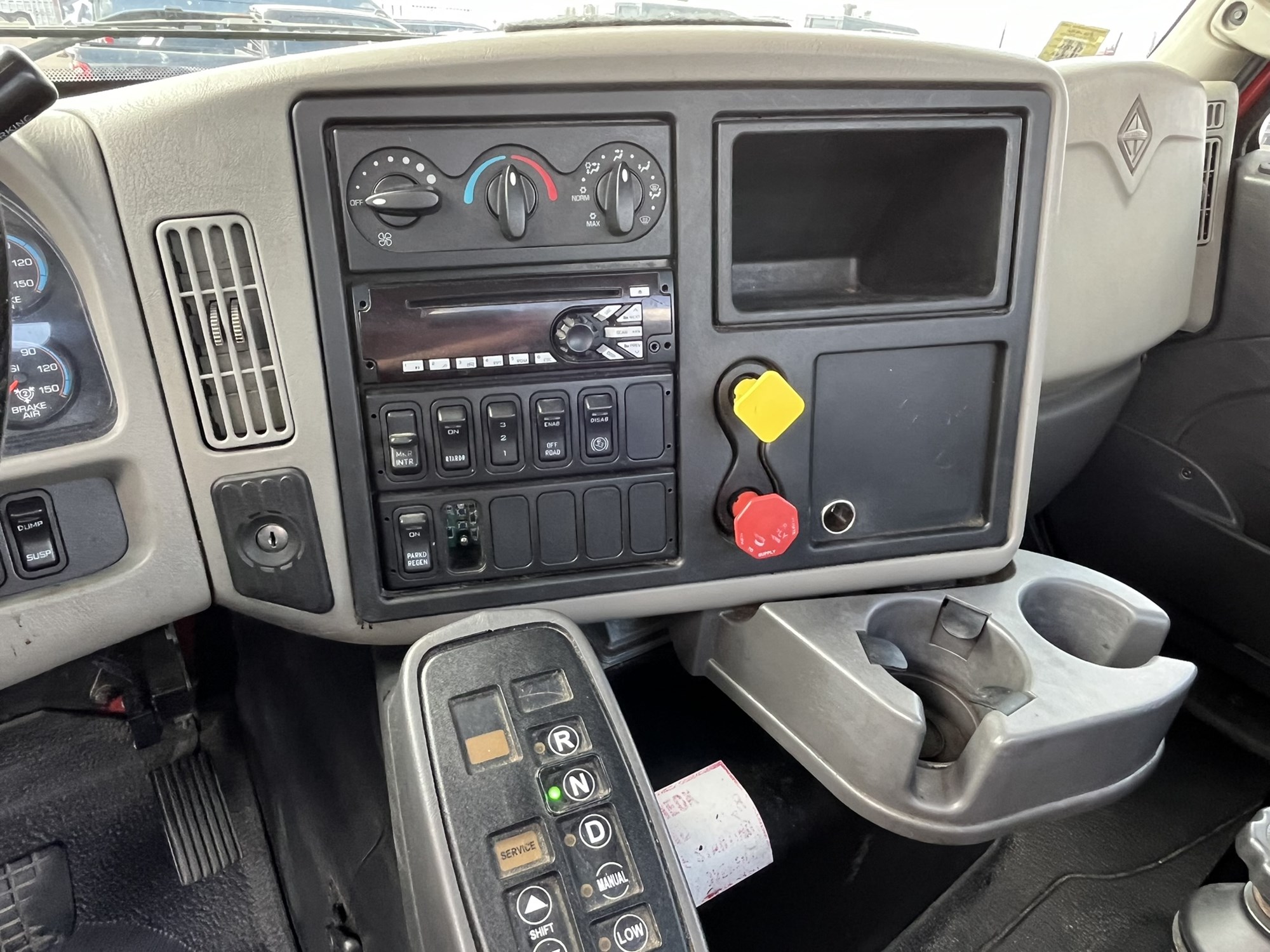 2017 International RA027 1039584-05 2017 International RA027 1039584-05