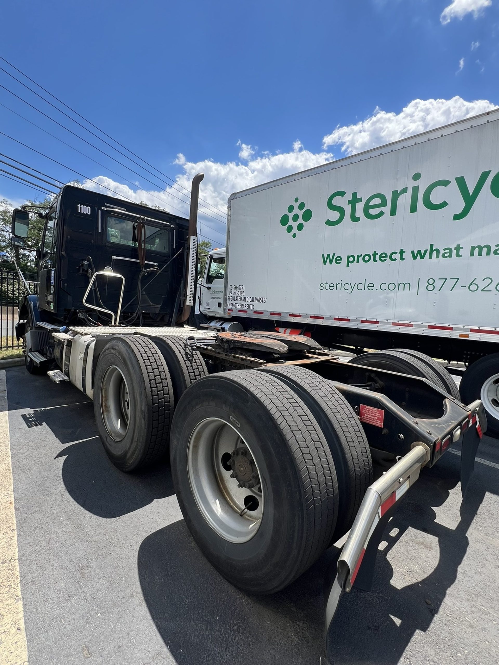 2011 VOLVO VNM64T 1001822-04 2011 VOLVO VNM64T 1001822-04