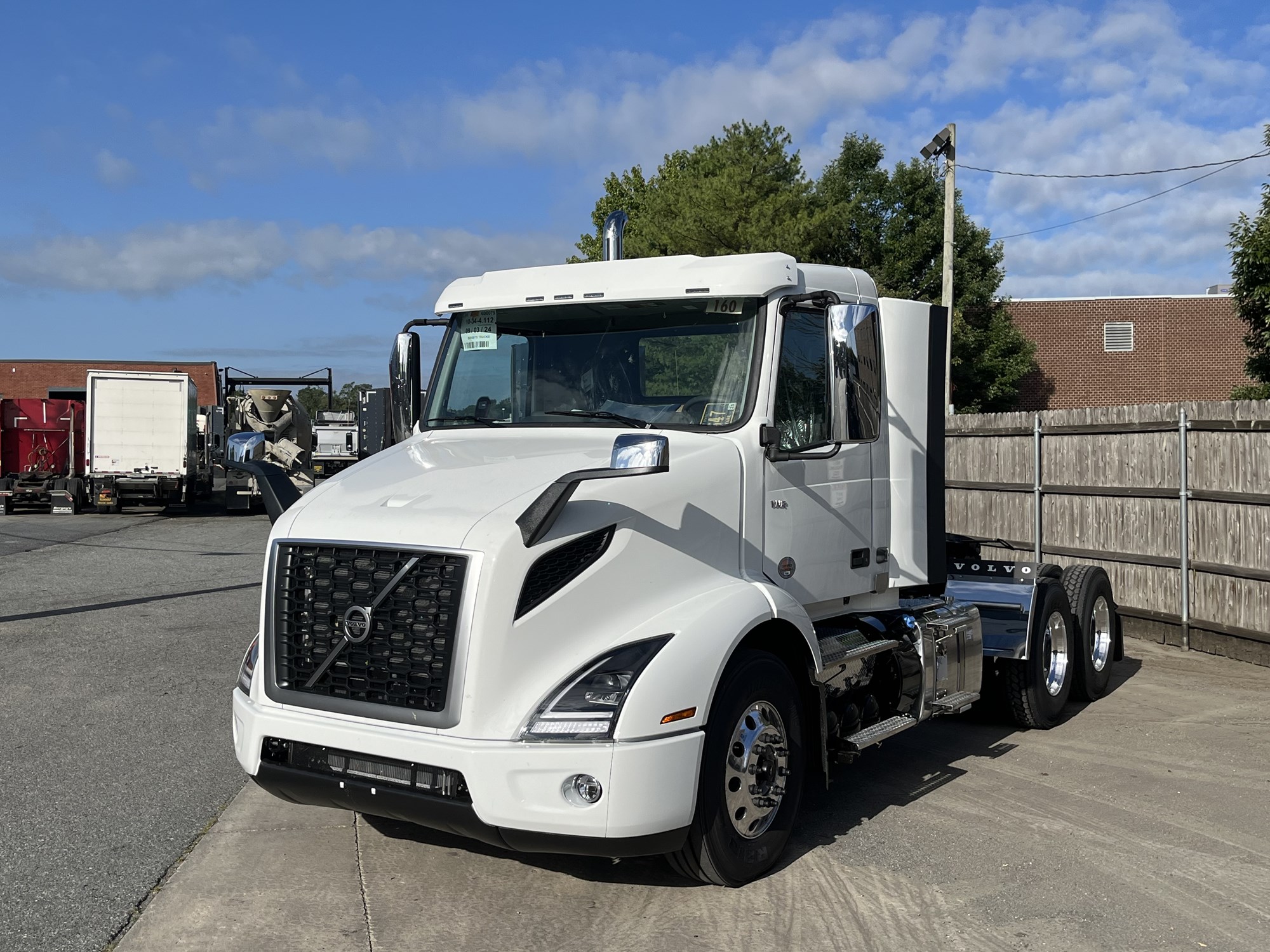 2025 Volvo VNR64T300 - image 1 of 6