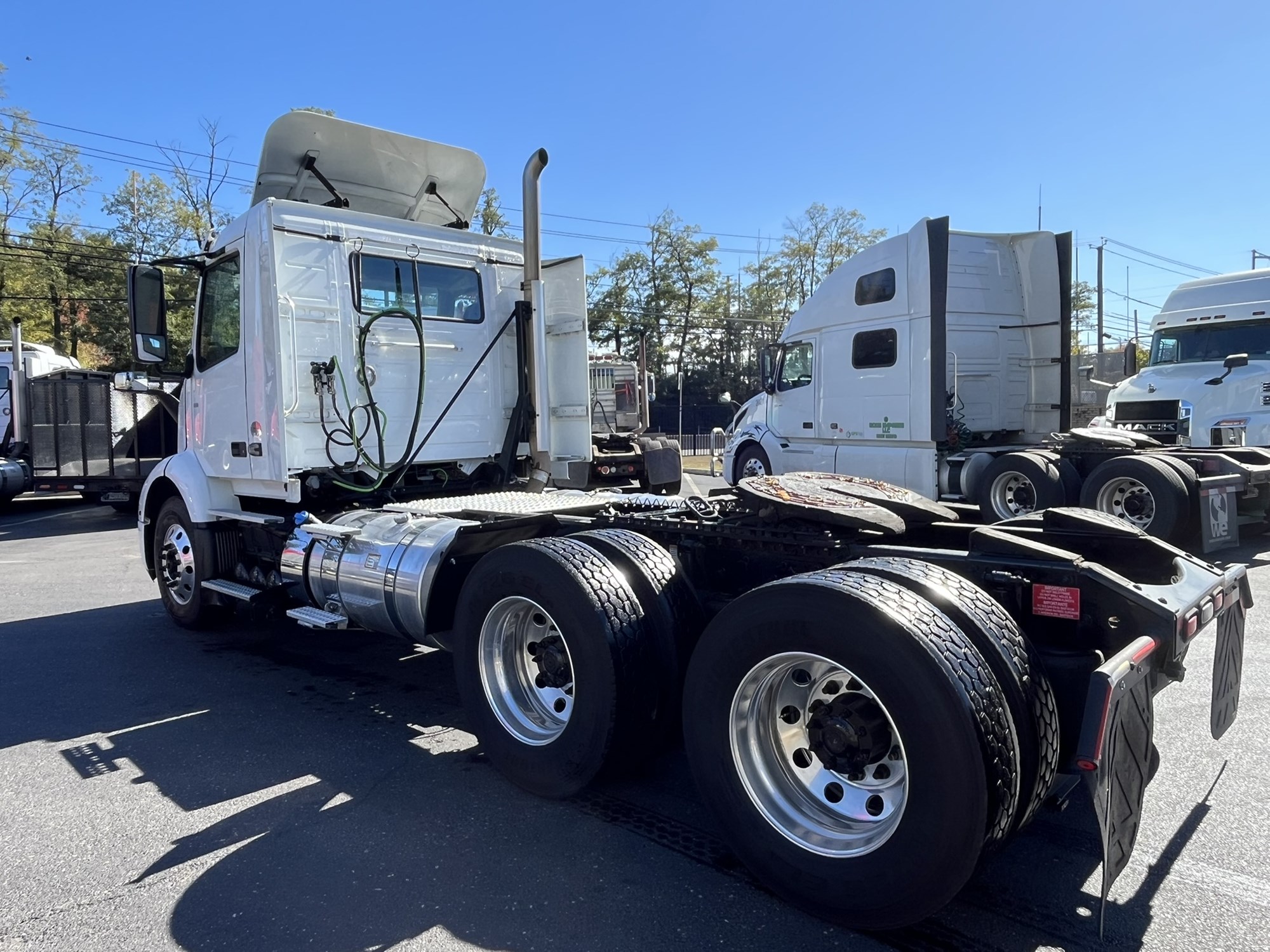 2024 Volvo VNR 1060450-04 2024 Volvo VNR 1060450-04