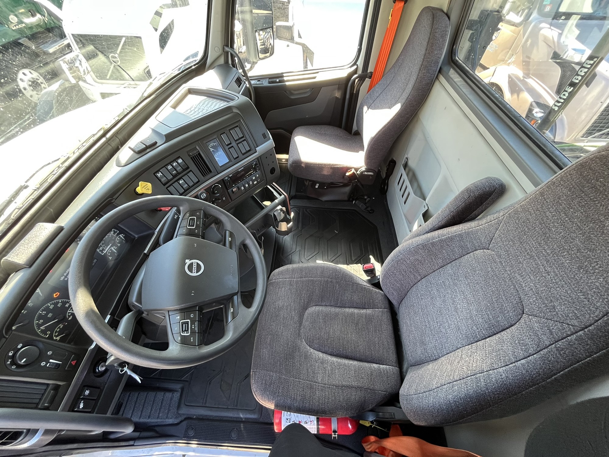 2024 Volvo VNR 1060450-07 2024 Volvo VNR 1060450-07