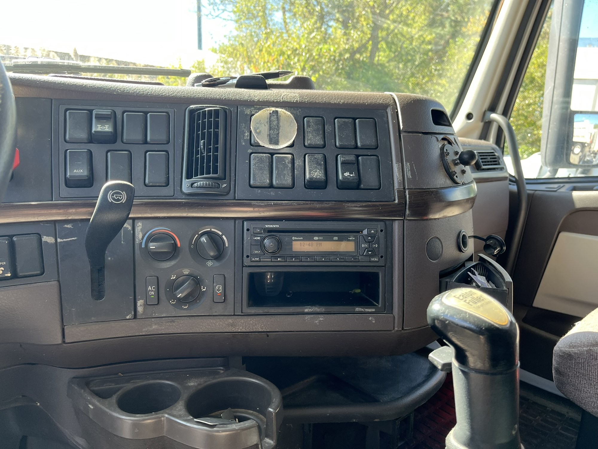2012 VOLVO VNL64T - image 6 of 6