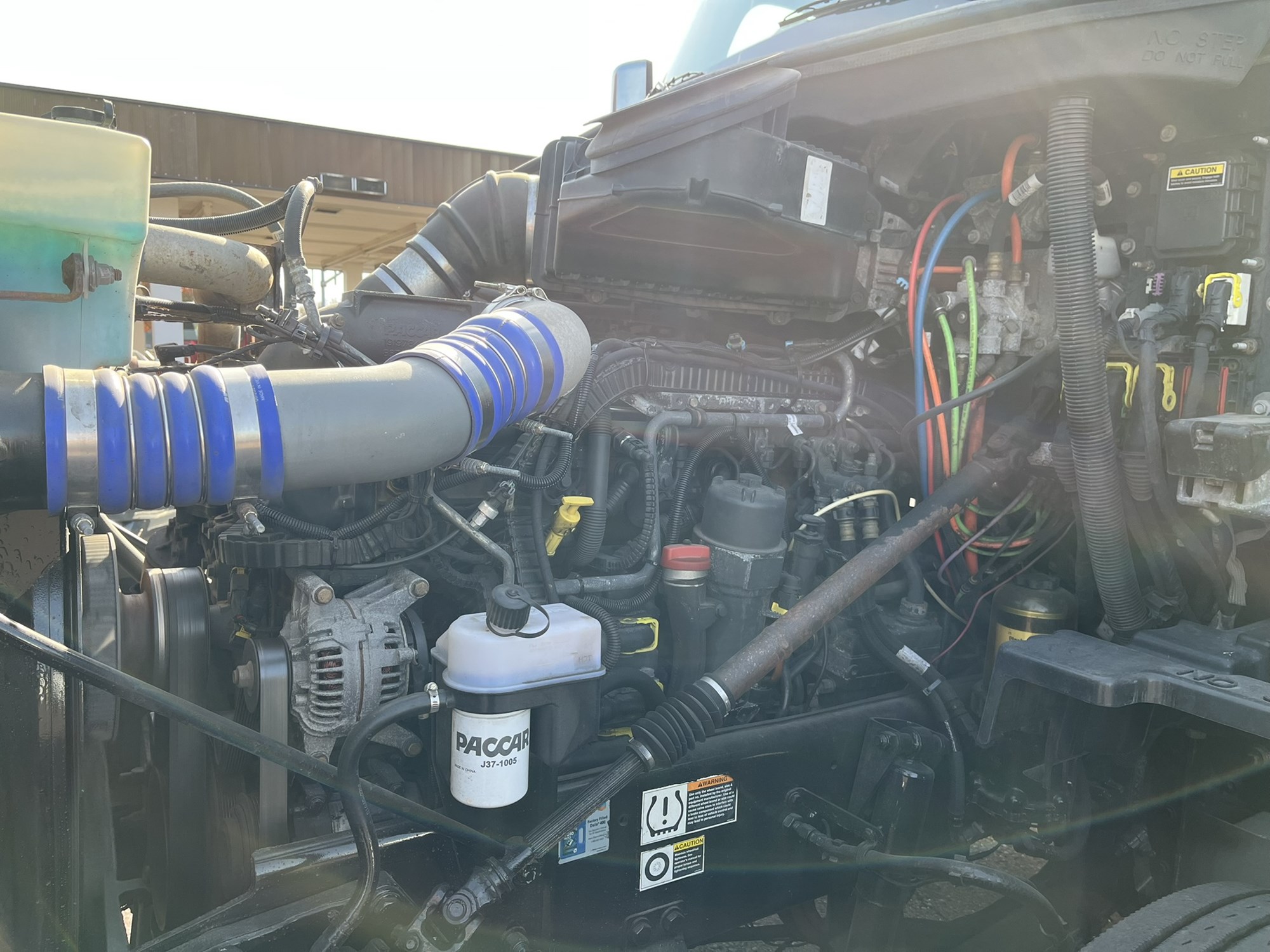 2016 PETERBILT 579 1001958-05 2016 PETERBILT 579 1001958-05