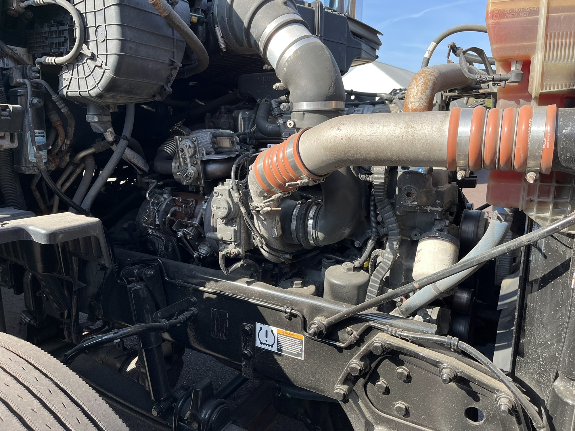 2016 PETERBILT 579 1001958-06 2016 PETERBILT 579 1001958-06