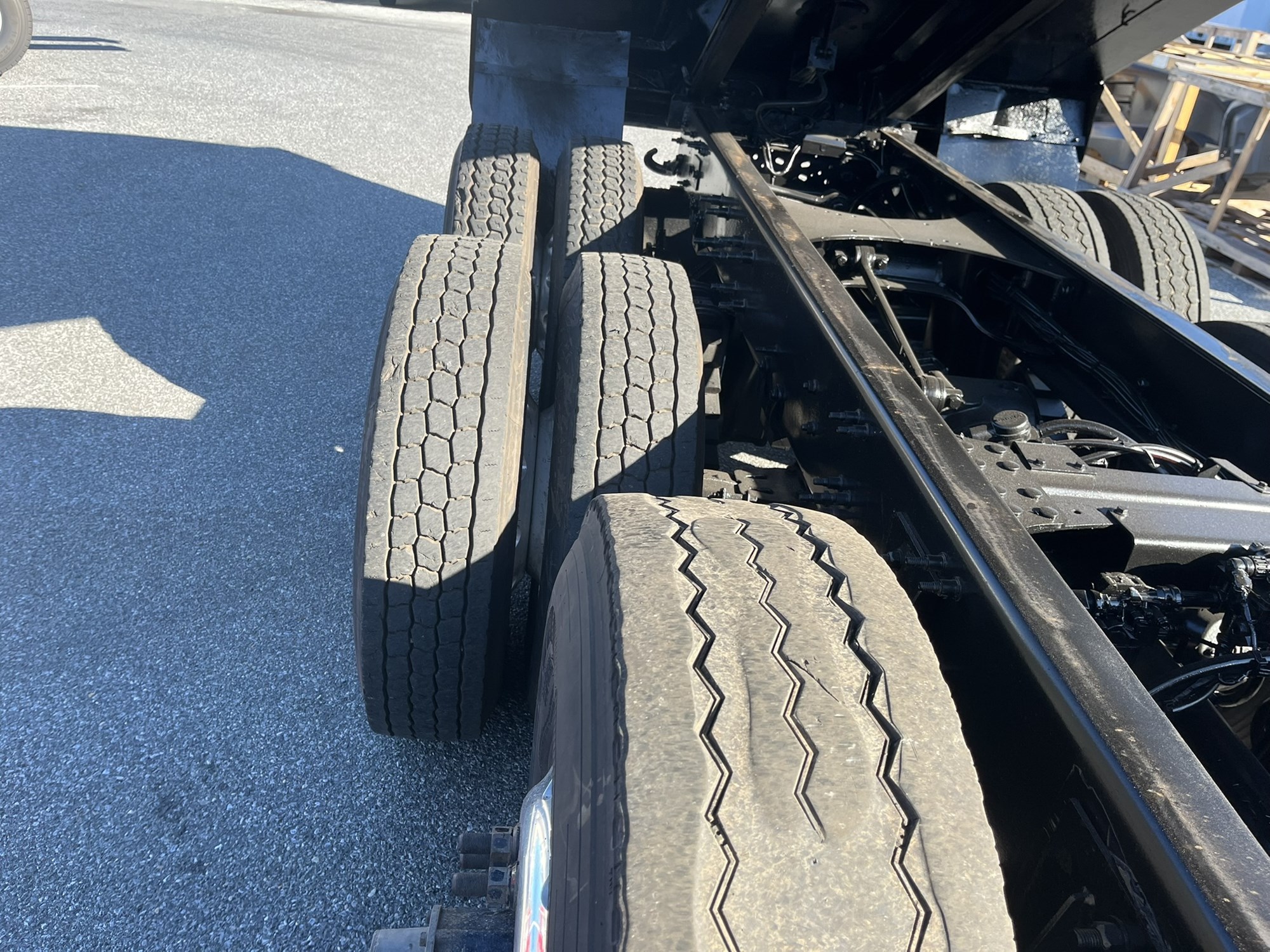 2019 MACK GR64 1052506-12 2019 MACK GR64 1052506-12