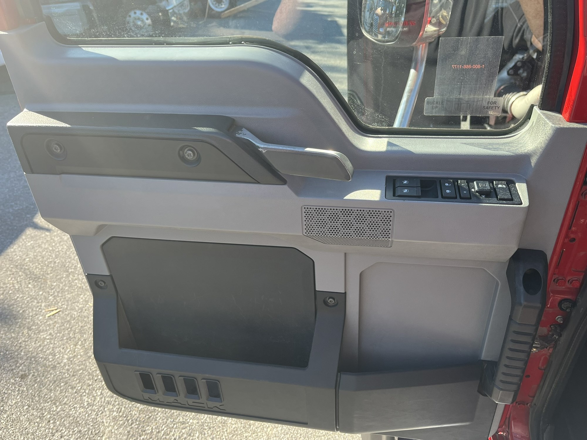 2019 MACK GR64 1052506-26 2019 MACK GR64 1052506-26