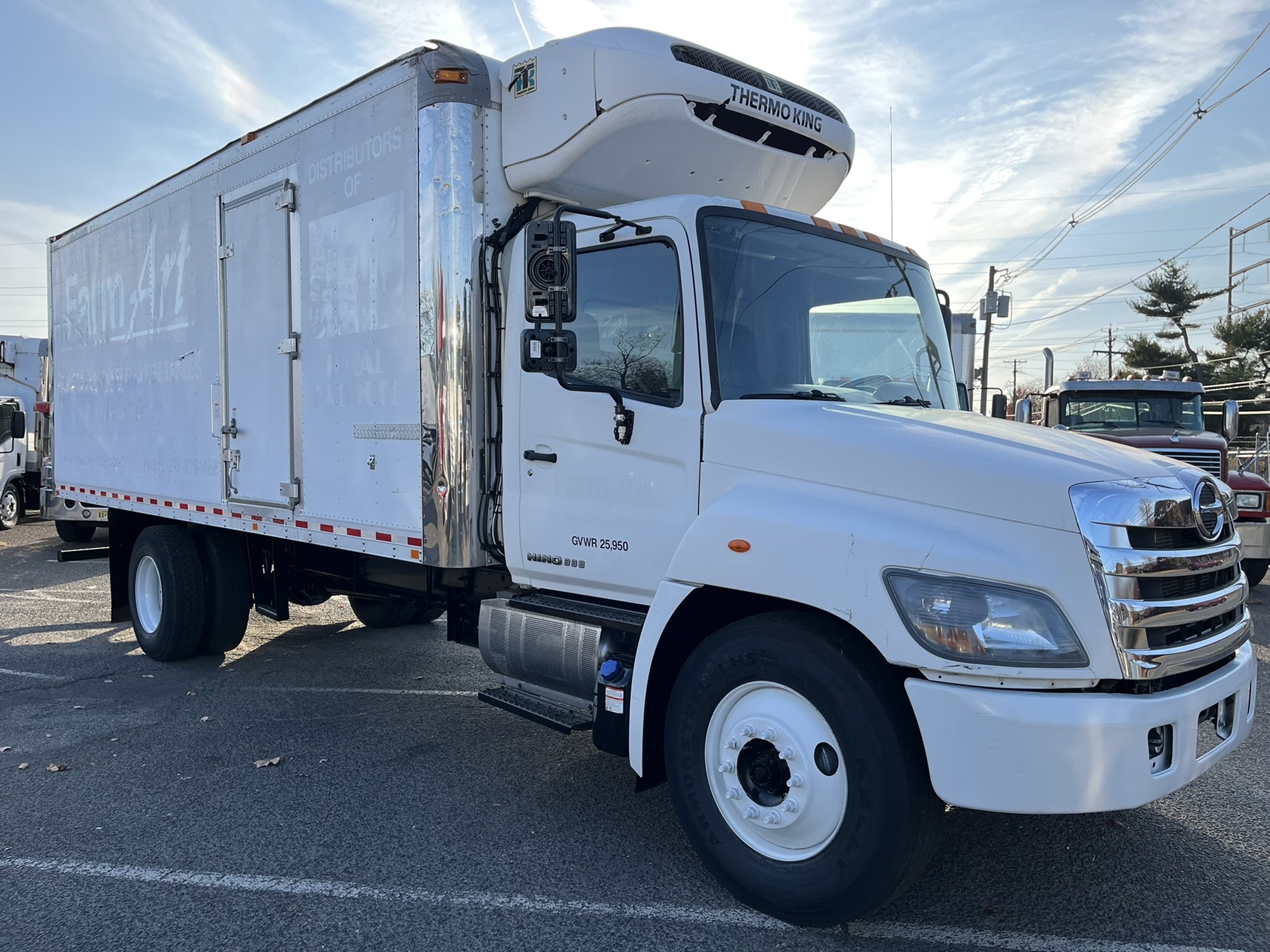 2017 Hino HINO 268 1057107-02 2017 Hino HINO 268 1057107-02