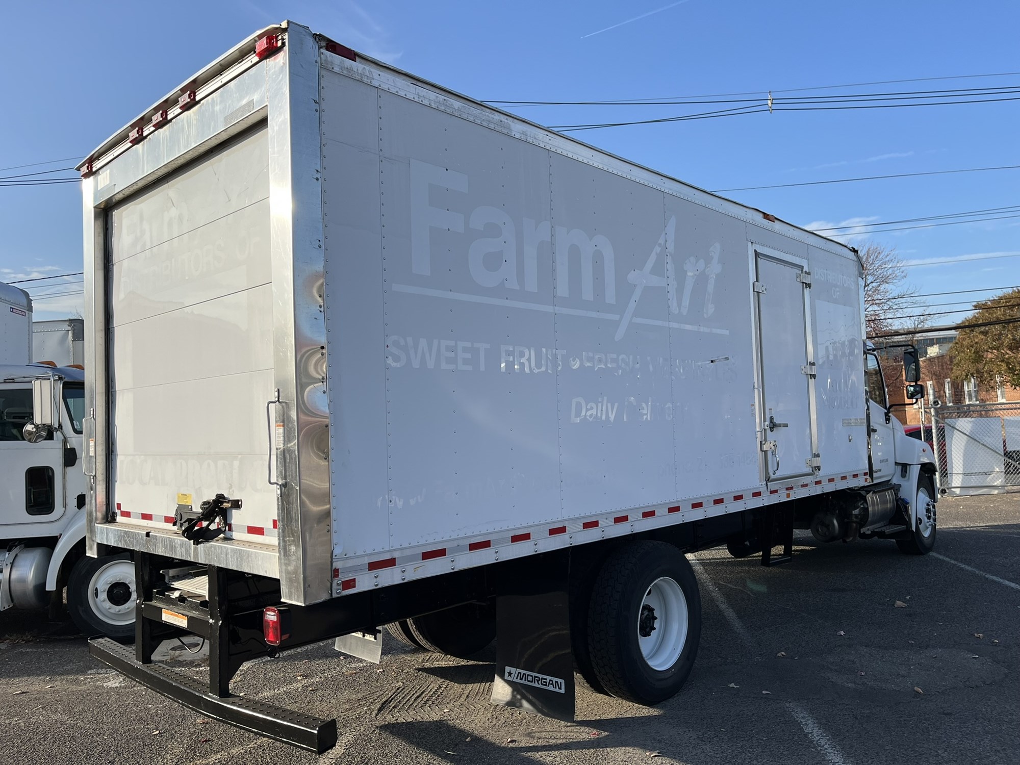 2017 Hino HINO 268 1057107-03 2017 Hino HINO 268 1057107-03