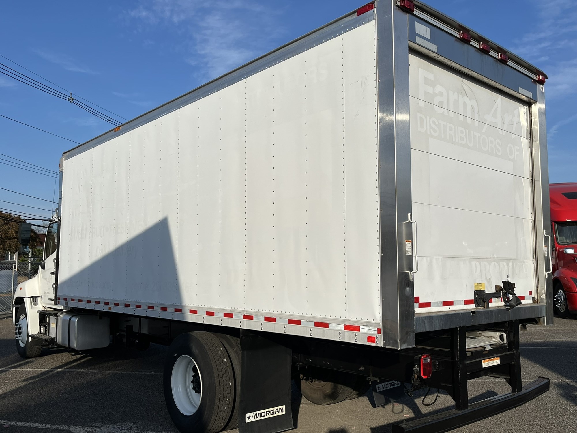 2017 Hino HINO 268 1057107-04 2017 Hino HINO 268 1057107-04