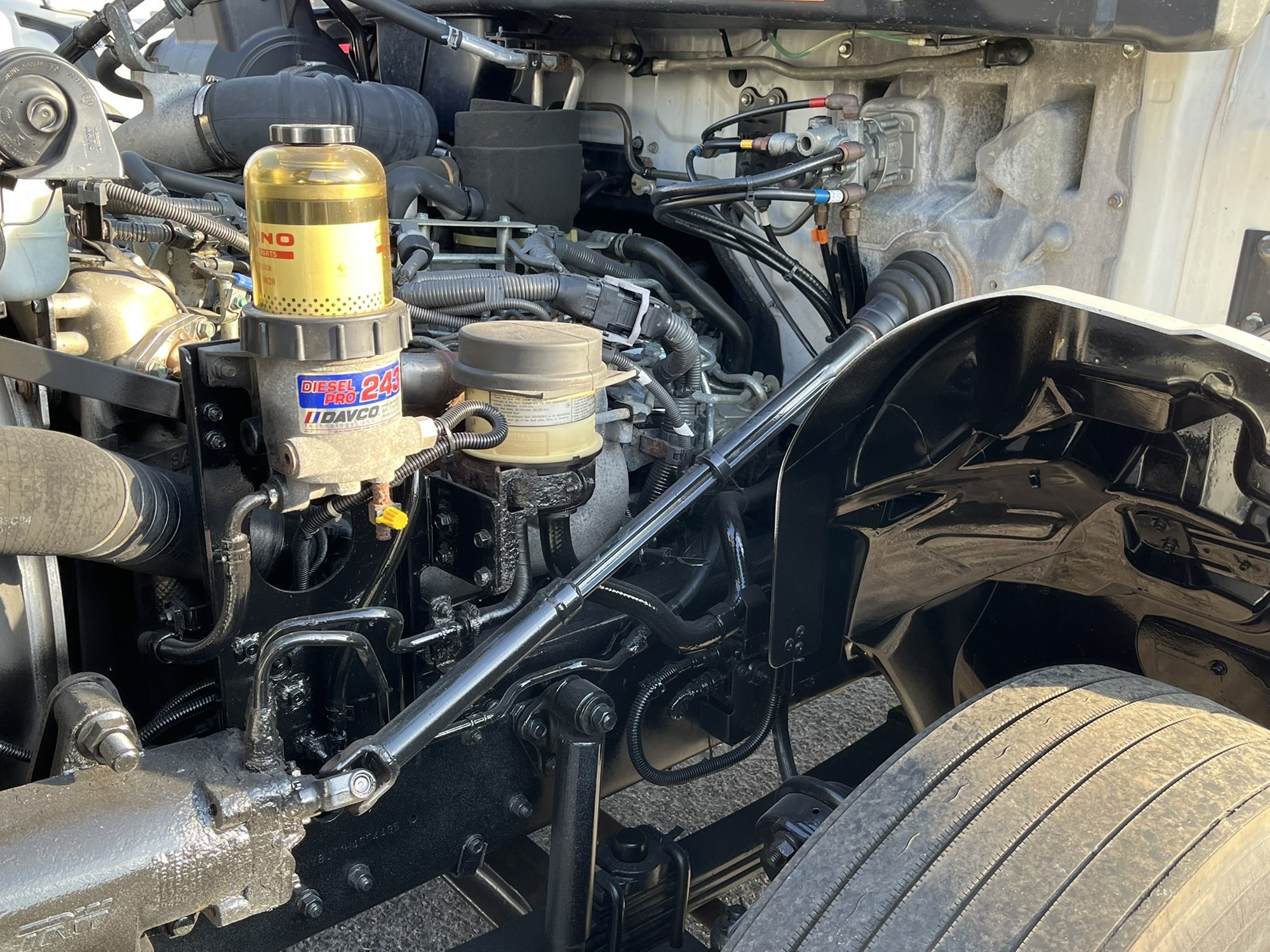 2017 Hino HINO 268 1057107-06 2017 Hino HINO 268 1057107-06