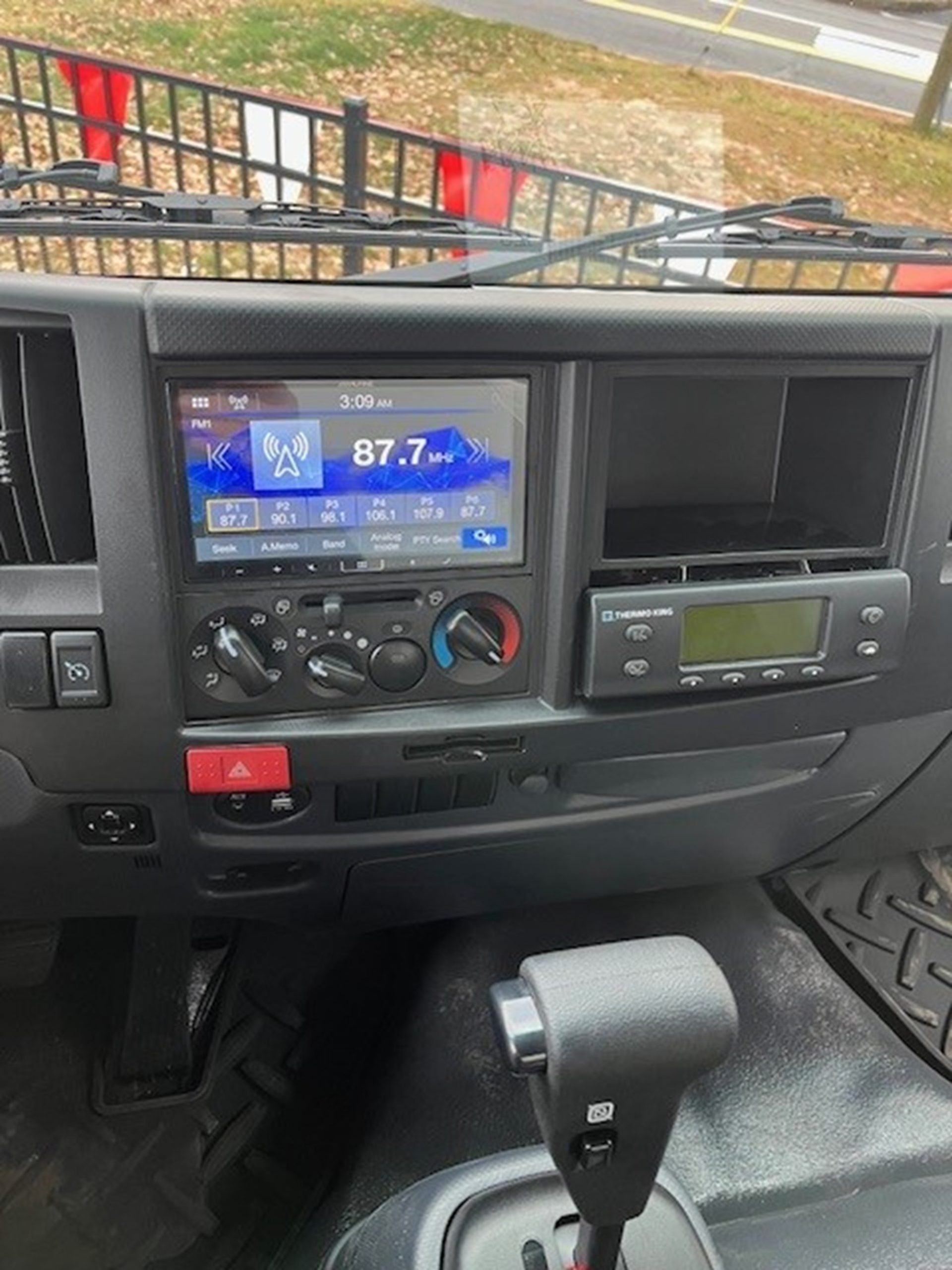 2025 ISUZU FTR - image 5 of 6