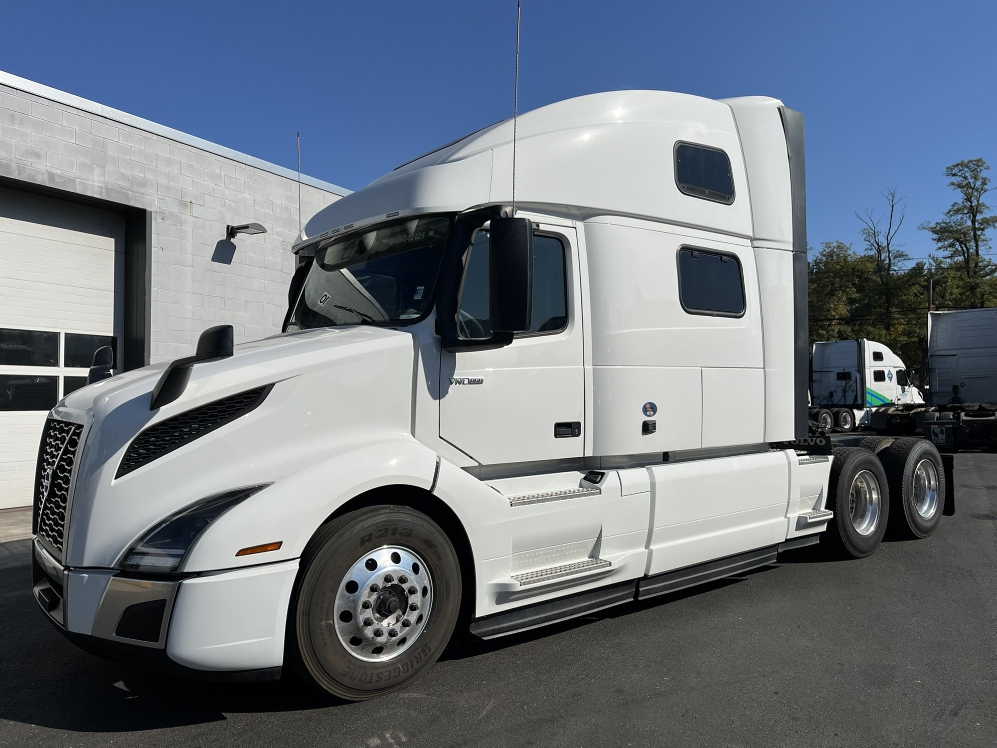 2024 Volvo VNL 860 1063746-01 2024 Volvo VNL 860 1063746-01