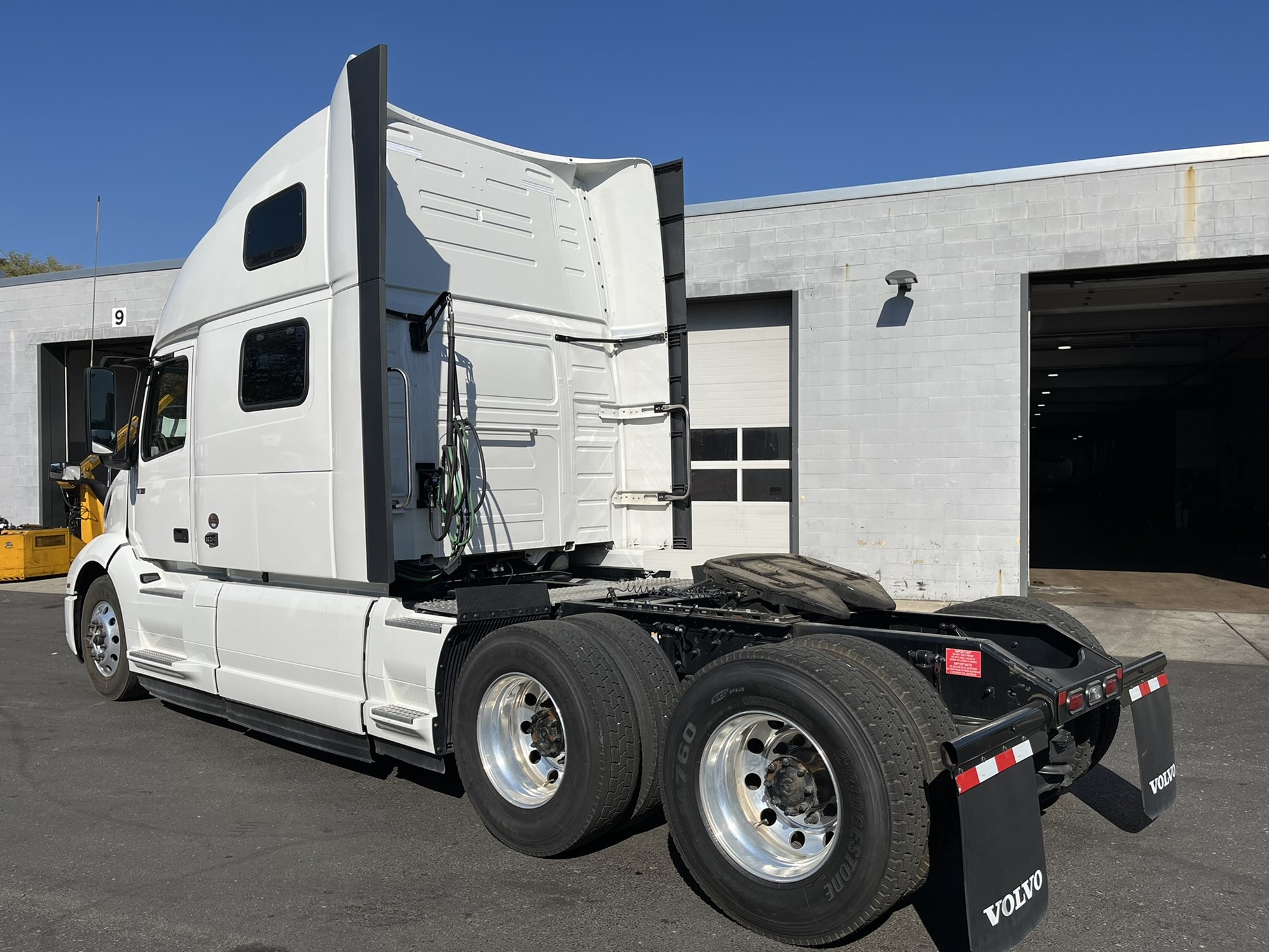 2024 Volvo VNL 860 1063746-04 2024 Volvo VNL 860 1063746-04