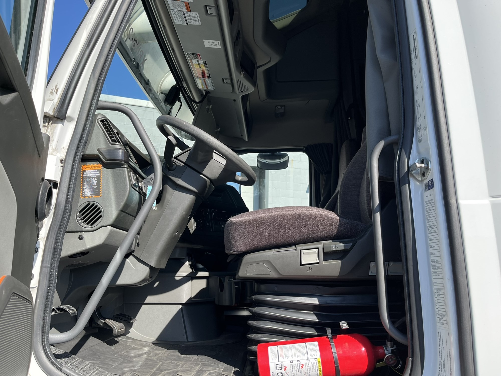 2024 Volvo VNL 860 1063746-05 2024 Volvo VNL 860 1063746-05