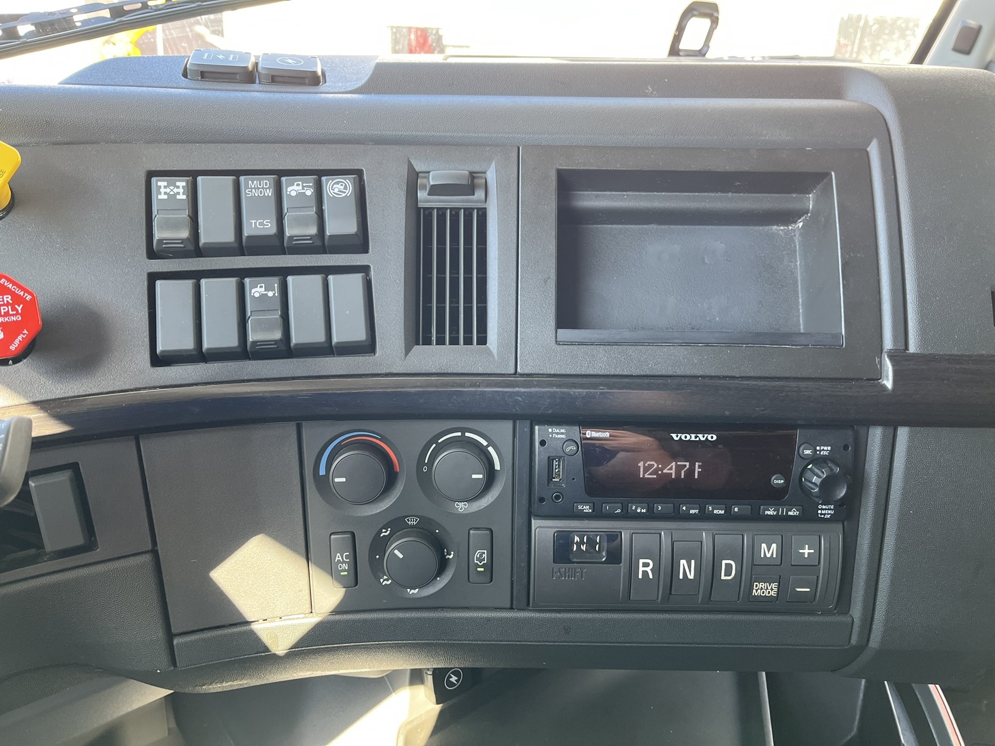 2024 Volvo VNL 860 1063746-07 2024 Volvo VNL 860 1063746-07