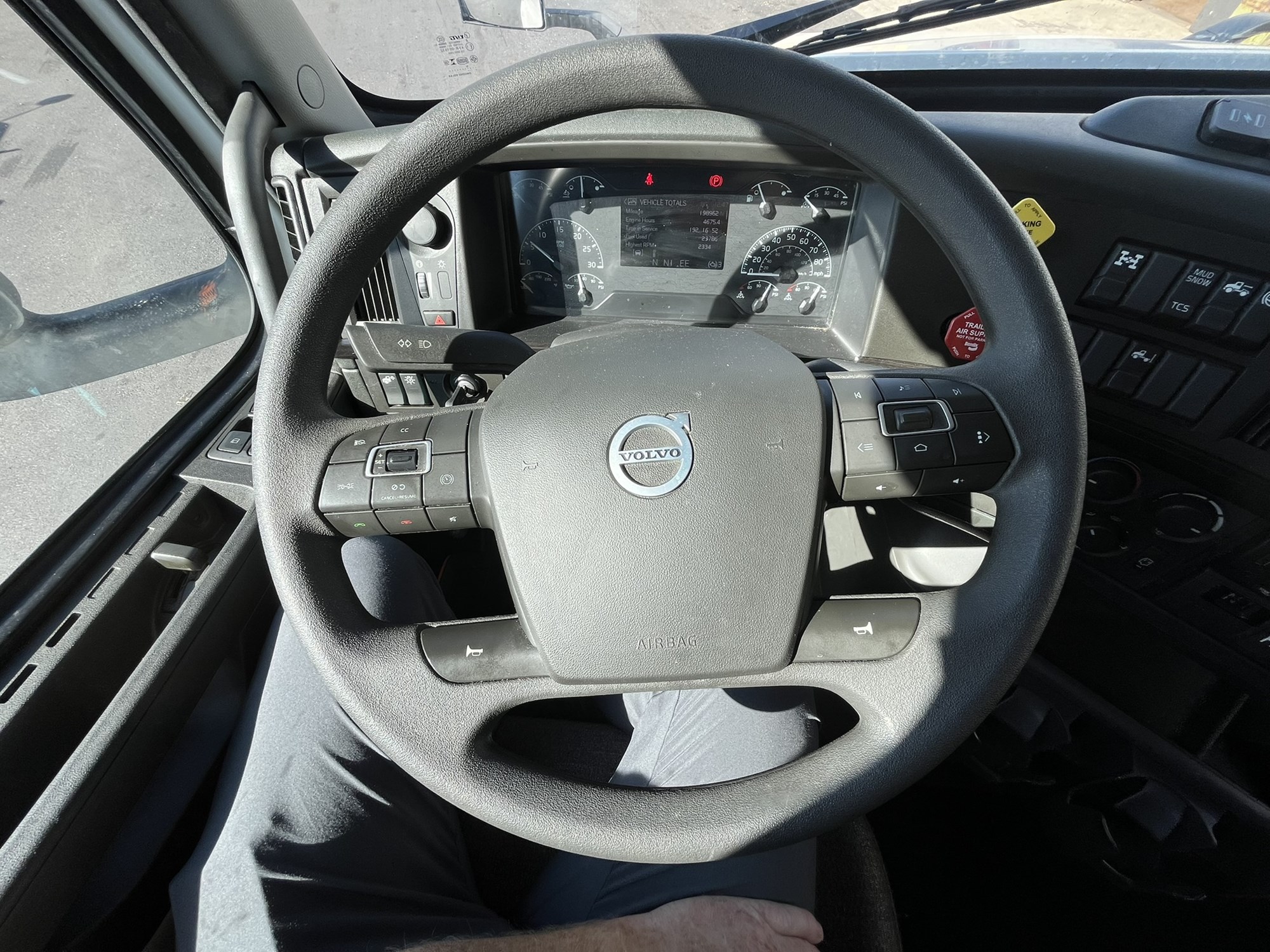 2024 Volvo VNL 860 1063746-08 2024 Volvo VNL 860 1063746-08