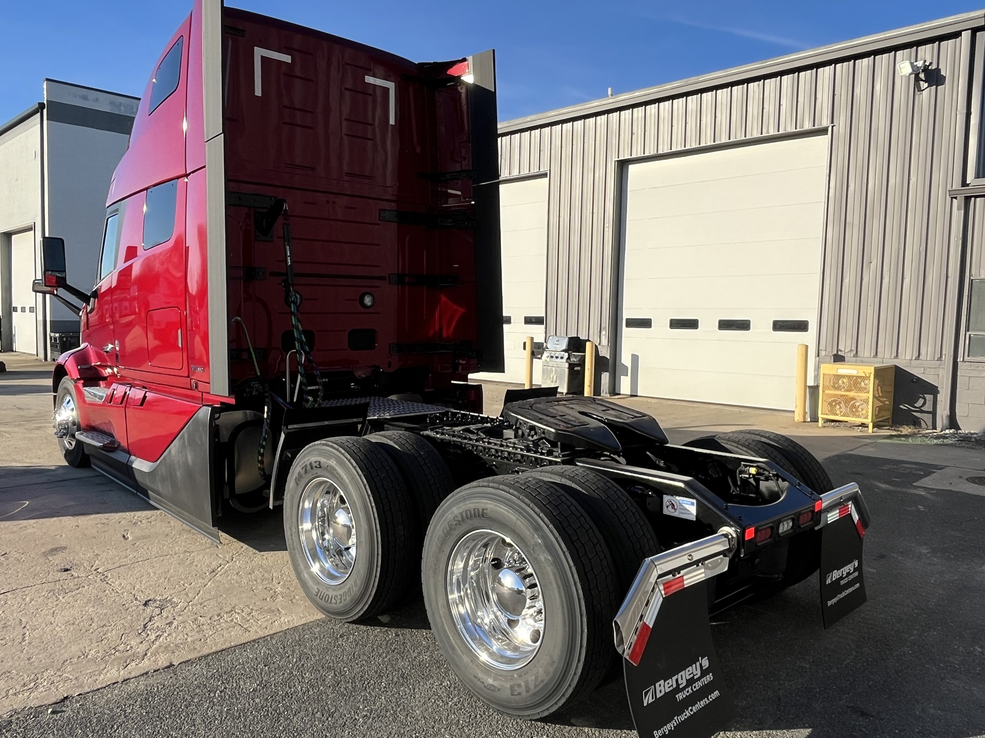 2025 VOLVO NEW VNL64T860 1065475-04 2025 VOLVO NEW VNL64T860 1065475-04