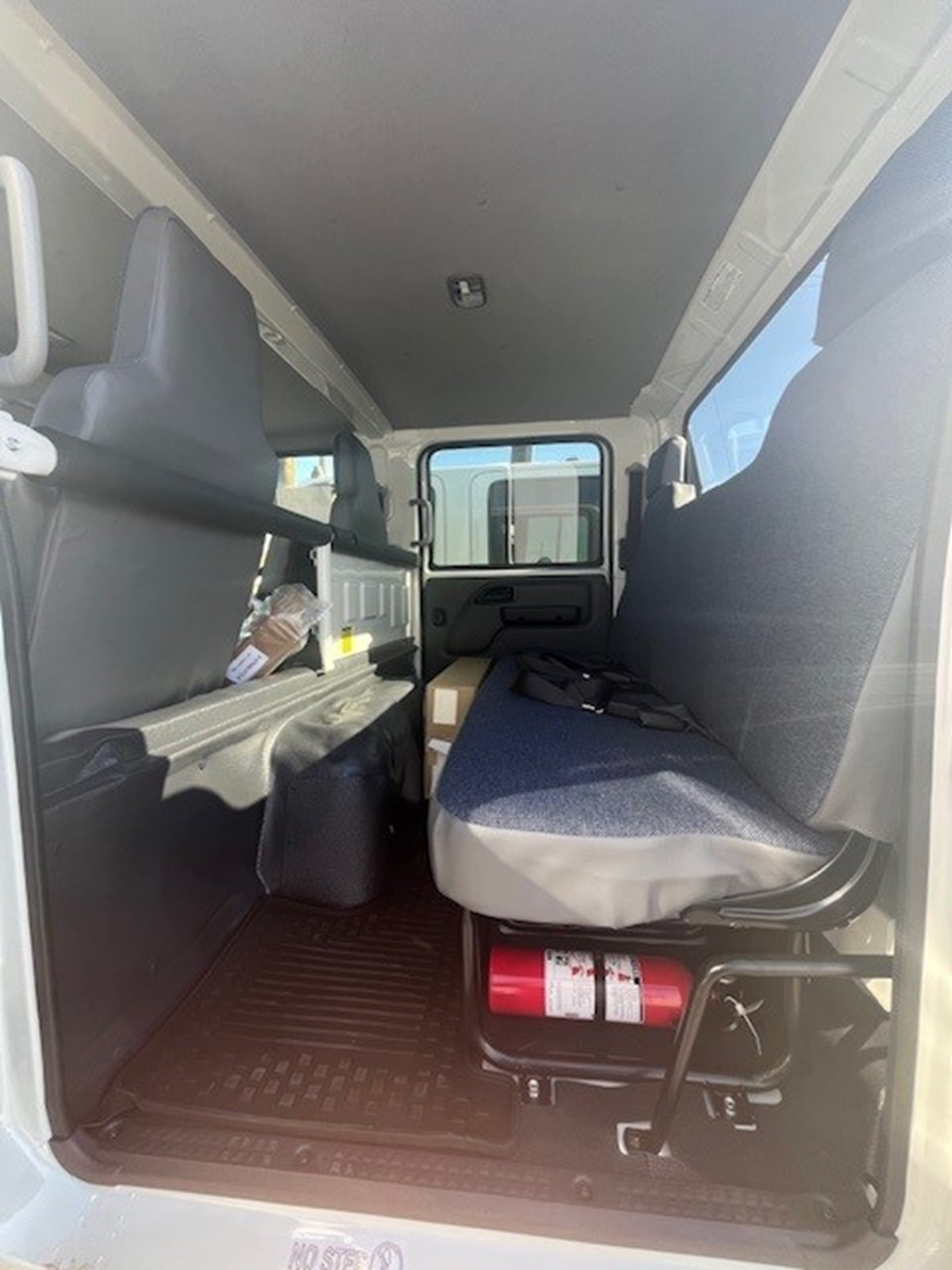 2025 ISUZU NRR - image 4 of 4