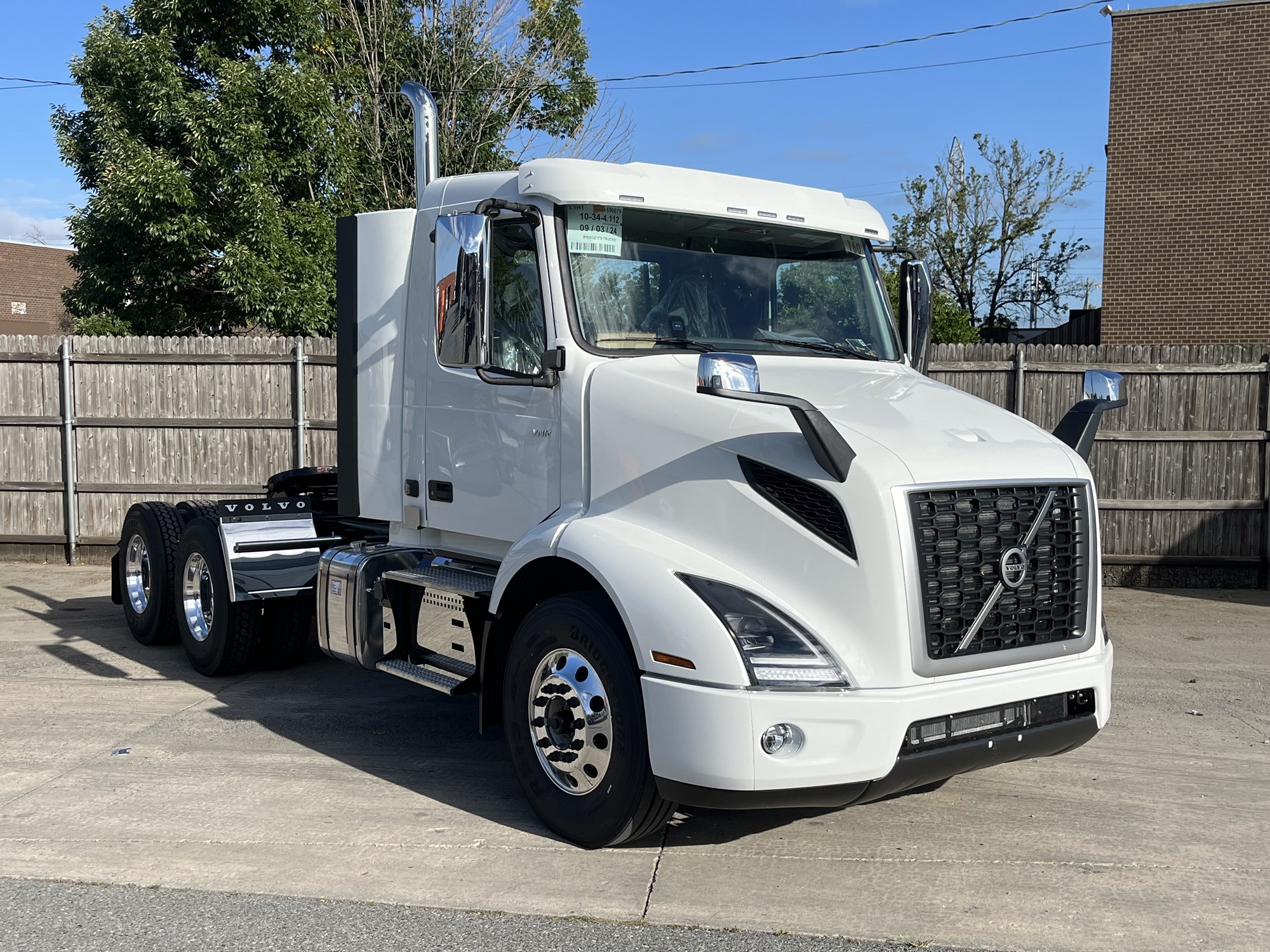 2025 Volvo VNR64T300 1054689-02 2025 Volvo VNR64T300 1054689-02