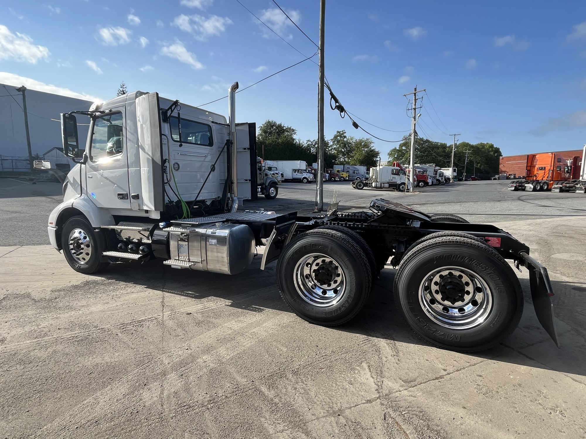 2025 Volvo VNR64T300 1054689-05 2025 Volvo VNR64T300 1054689-05