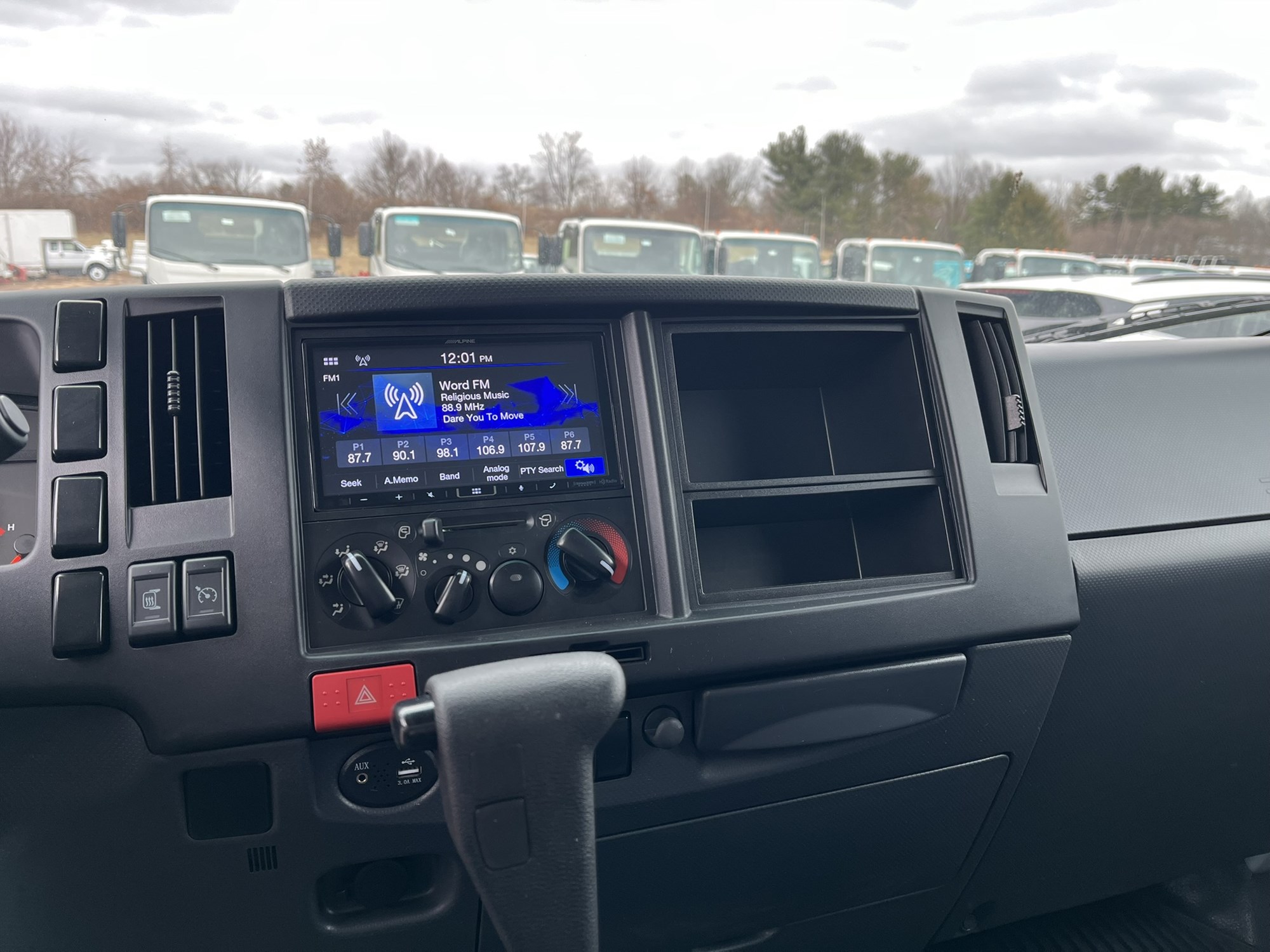 2024 ISUZU NPR HD 1003118-07 2024 ISUZU NPR HD 1003118-07