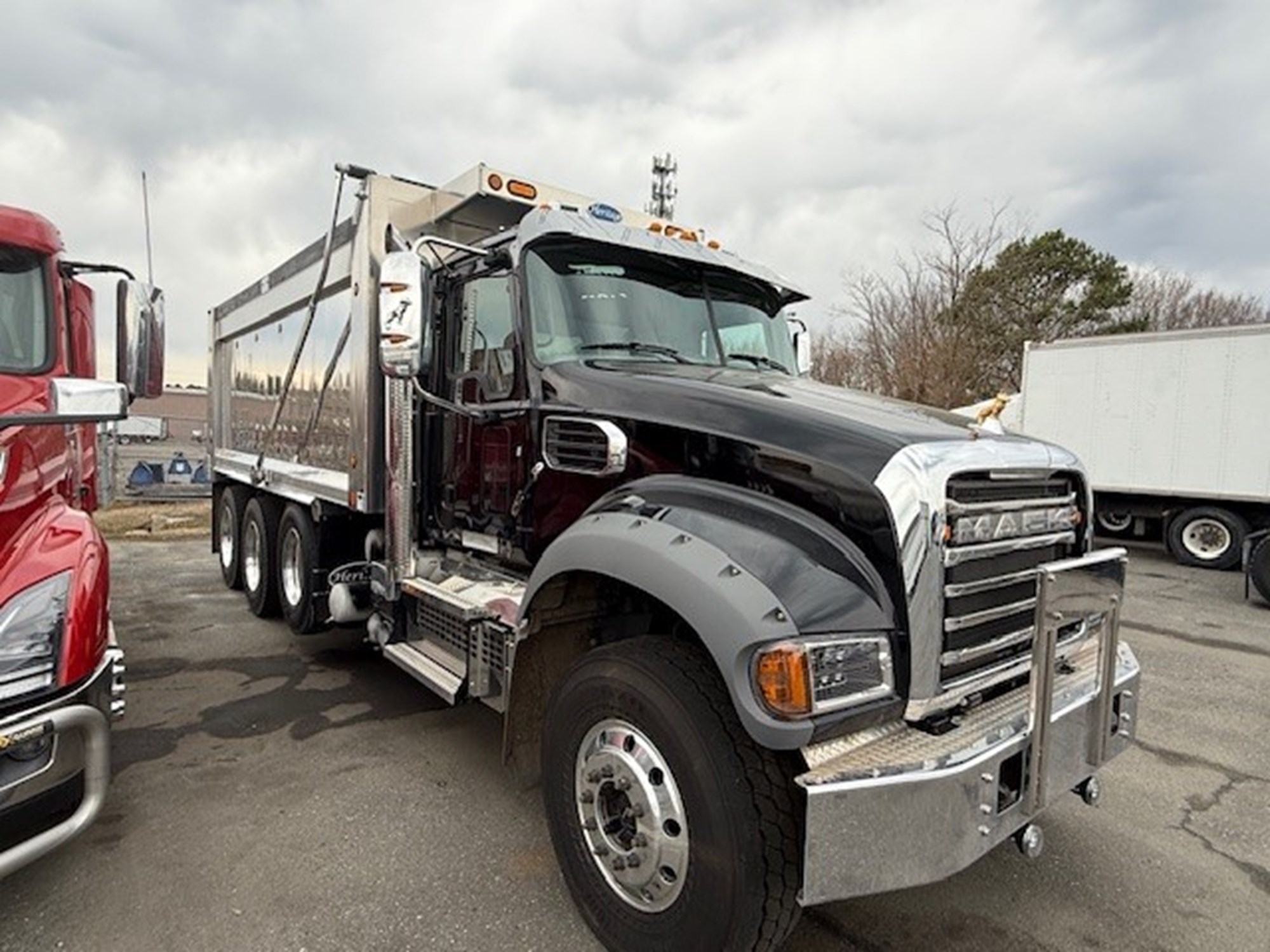 2025 Mack GR84F - Bergey's Truck Centers: Medium & Heavy Duty