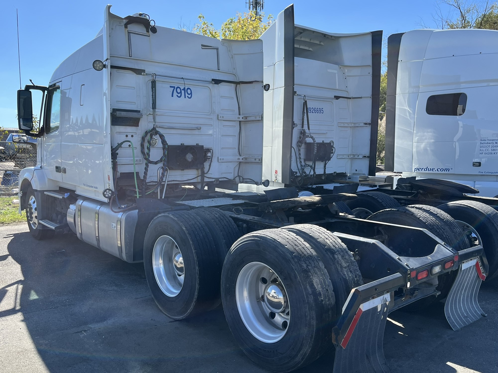 2013 VOLVO VN 1104347-04 2013 VOLVO VN 1104347-04