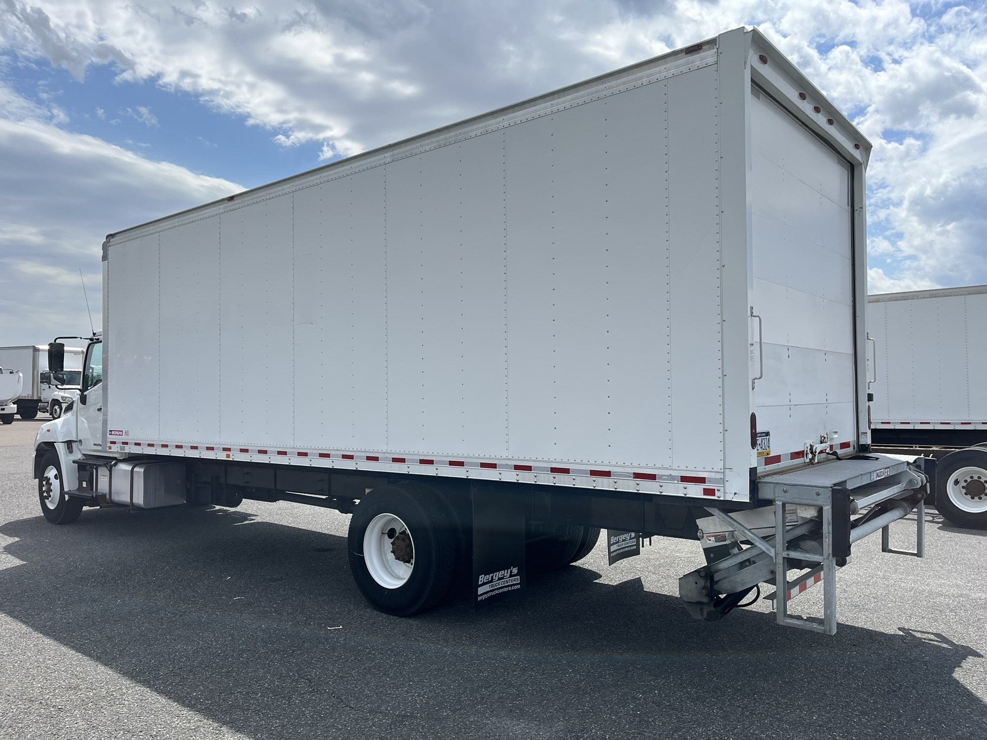 2019 HINO 268A 1000546-04 2019 HINO 268A 1000546-04