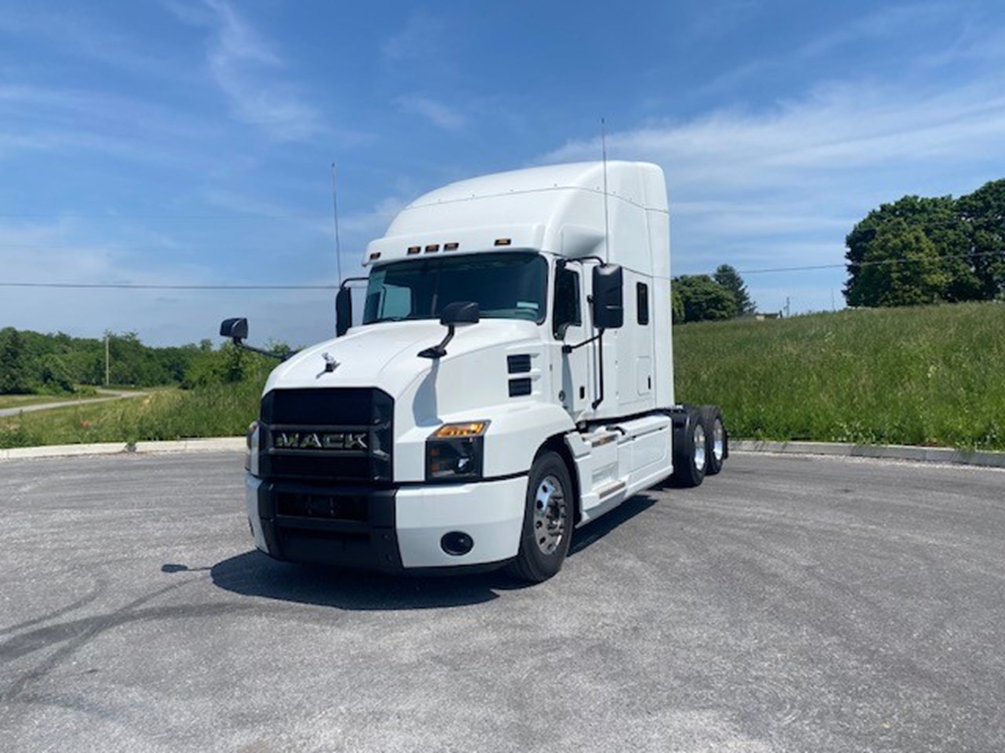 2025 MACK AN64T SLEEPER 1002225-01 2025 MACK AN64T SLEEPER 1002225-01