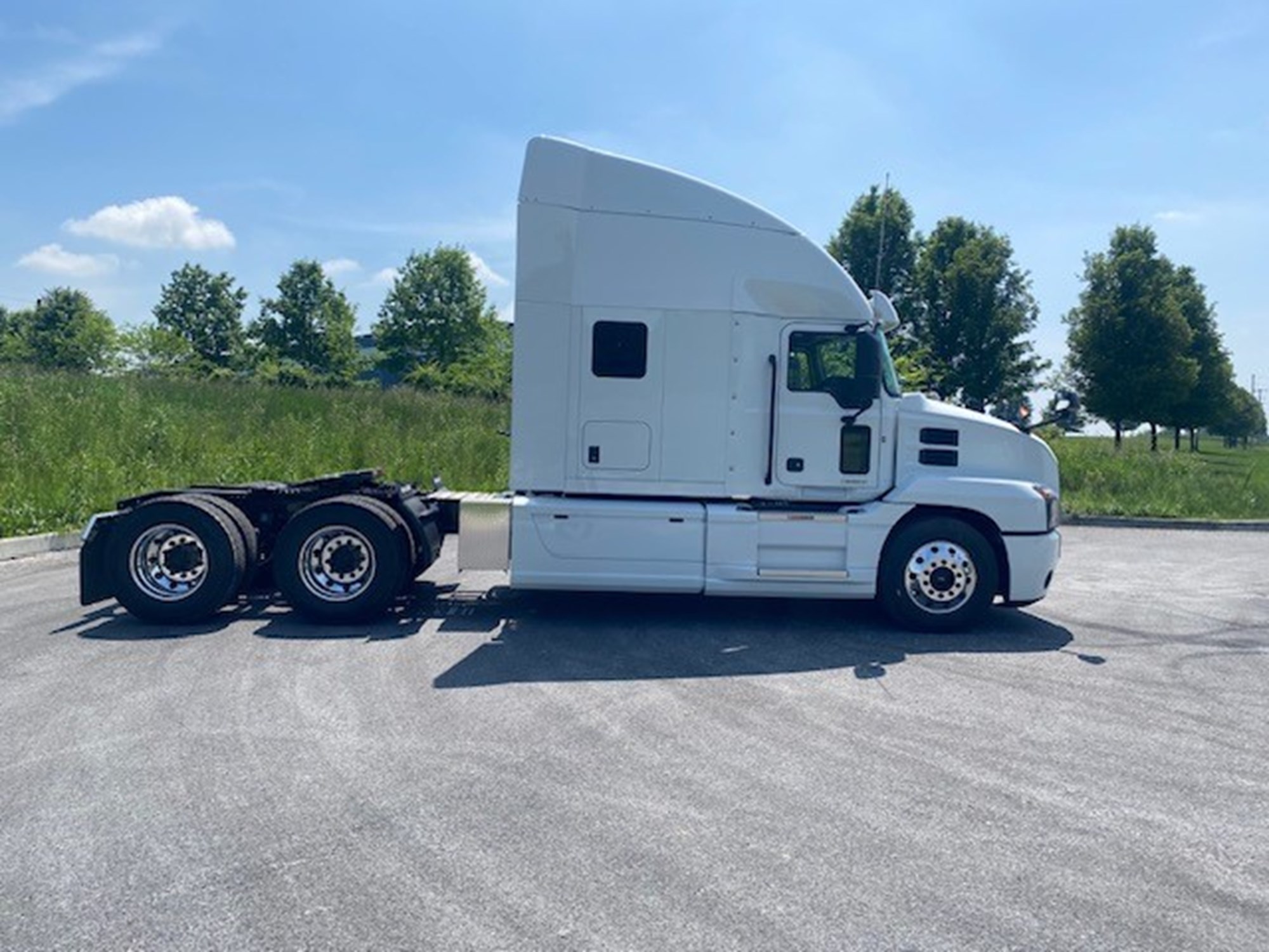 2025 MACK AN64T SLEEPER 1002225-03 2025 MACK AN64T SLEEPER 1002225-03