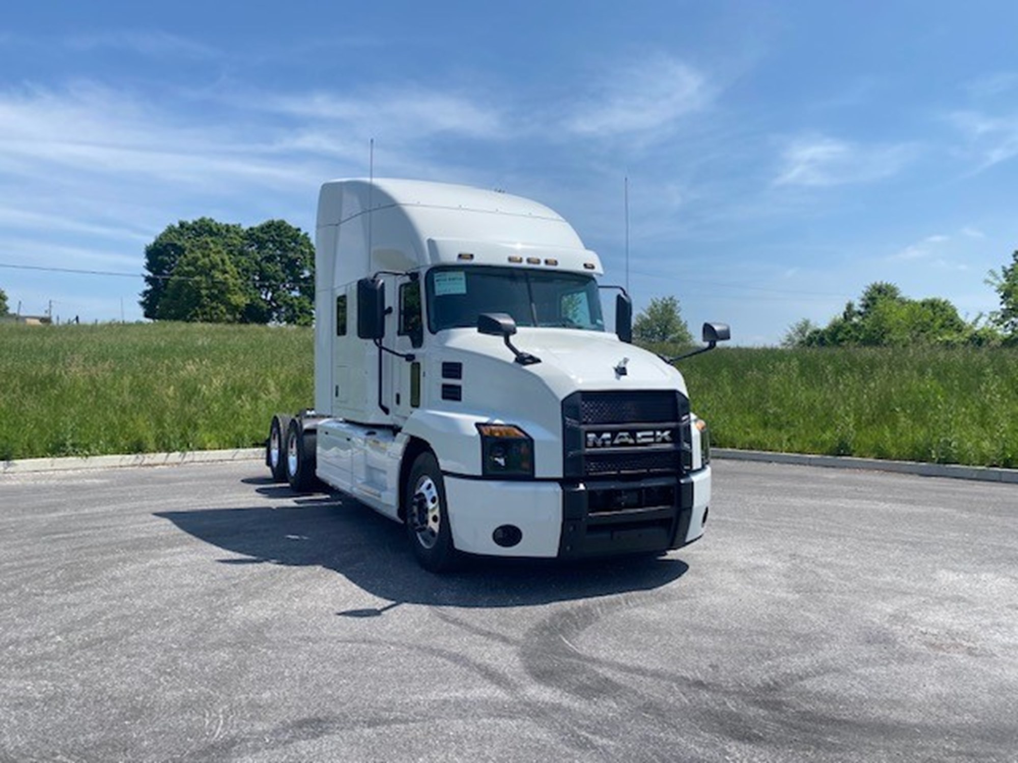 2025 MACK AN64T SLEEPER 1002225-04 2025 MACK AN64T SLEEPER 1002225-04