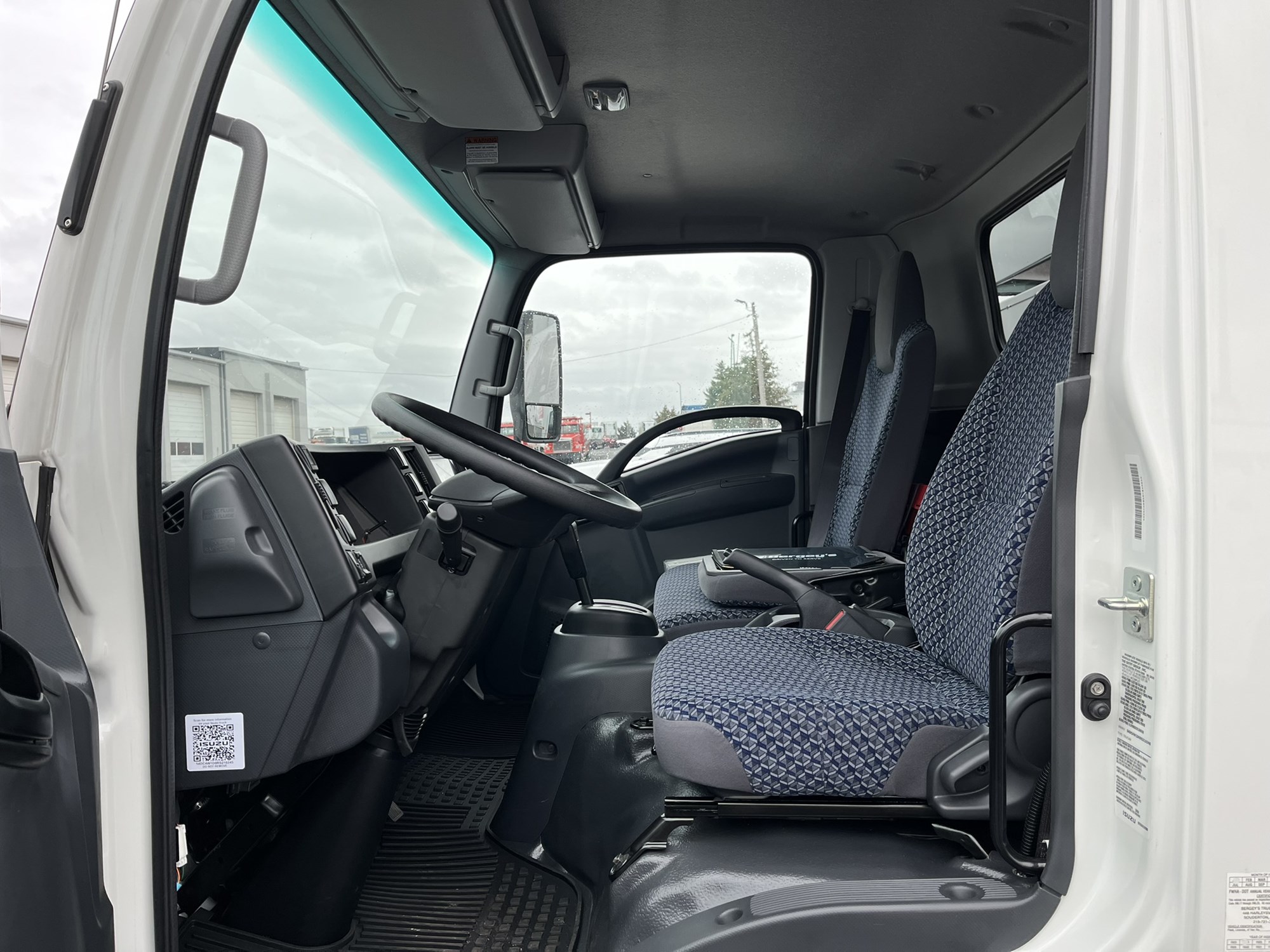 2024 ISUZU NPR HD 1003540-05 2024 ISUZU NPR HD 1003540-05