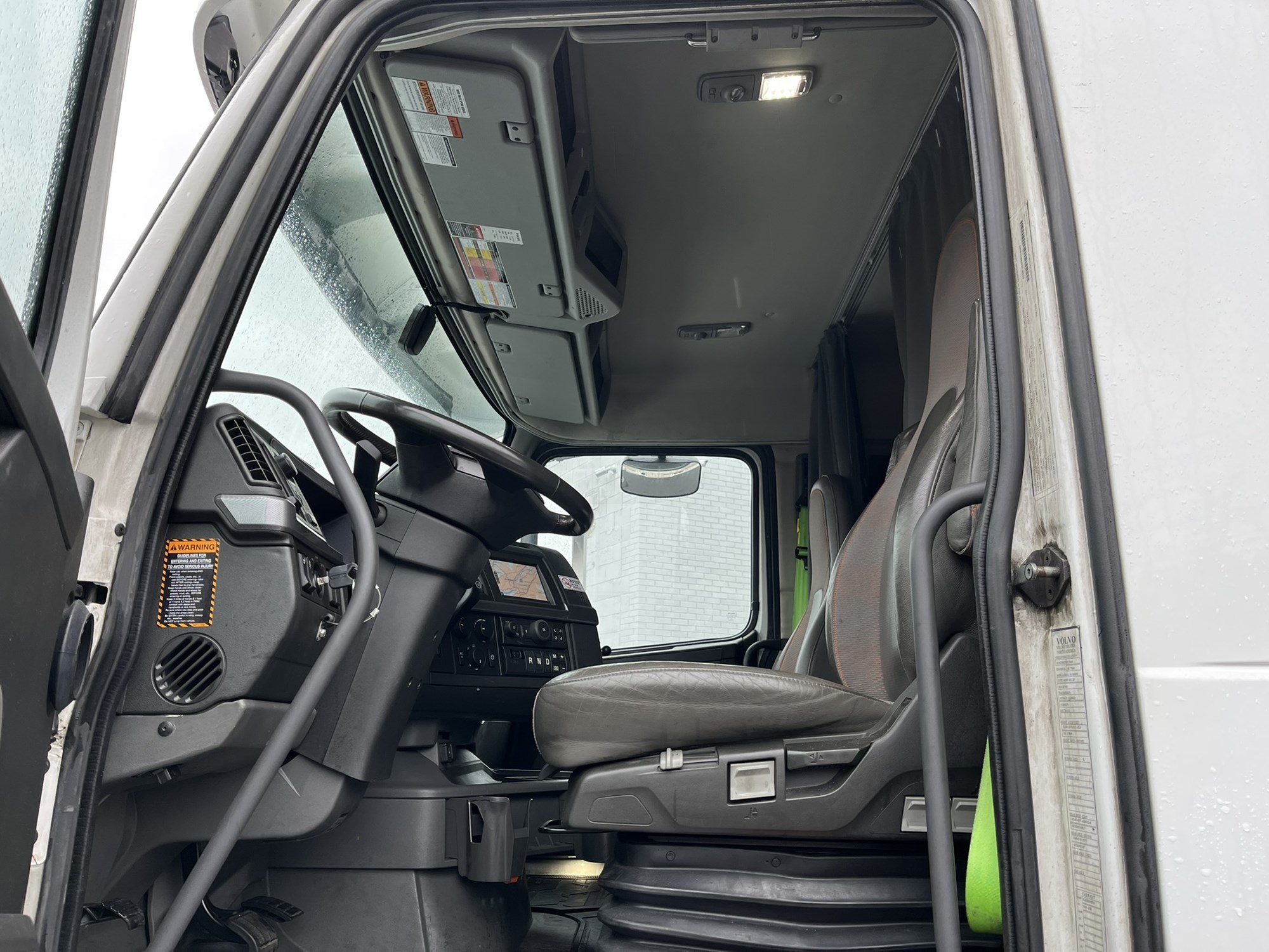 2021 VOLVO VN 1071822-05 2021 VOLVO VN 1071822-05