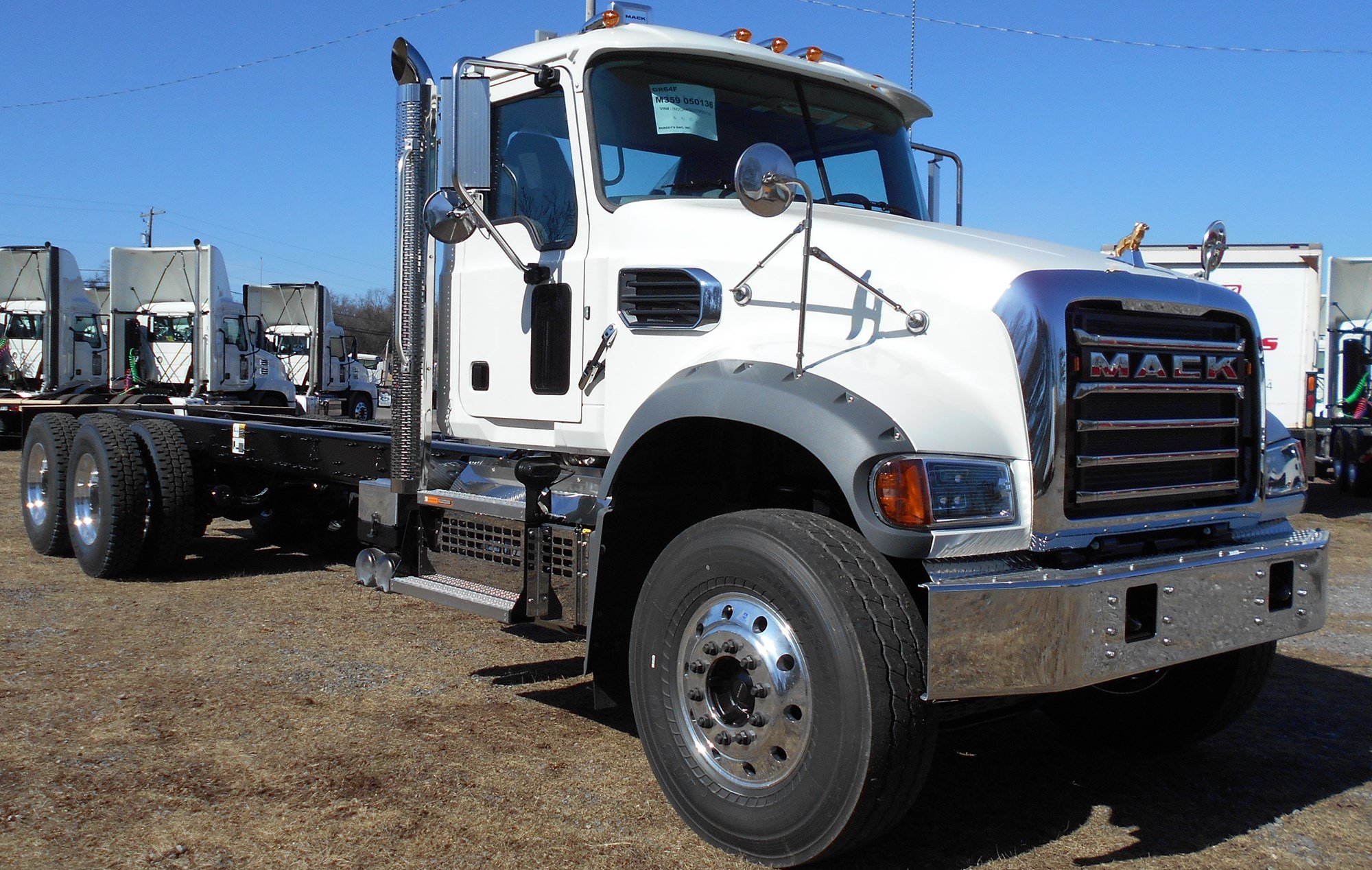 2026 MACK GR64F - image 3 of 6