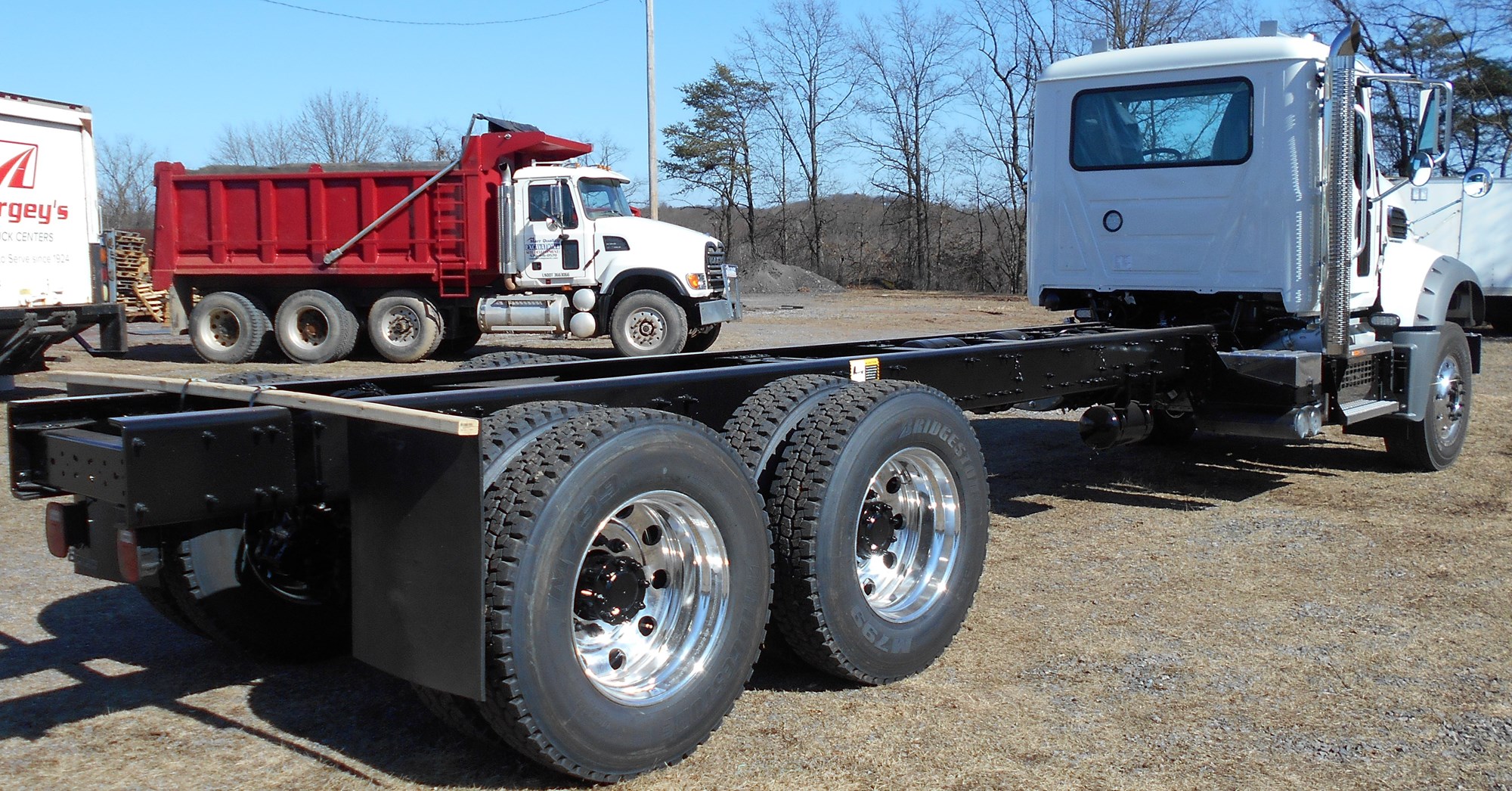 2026 MACK GR64F - image 4 of 6
