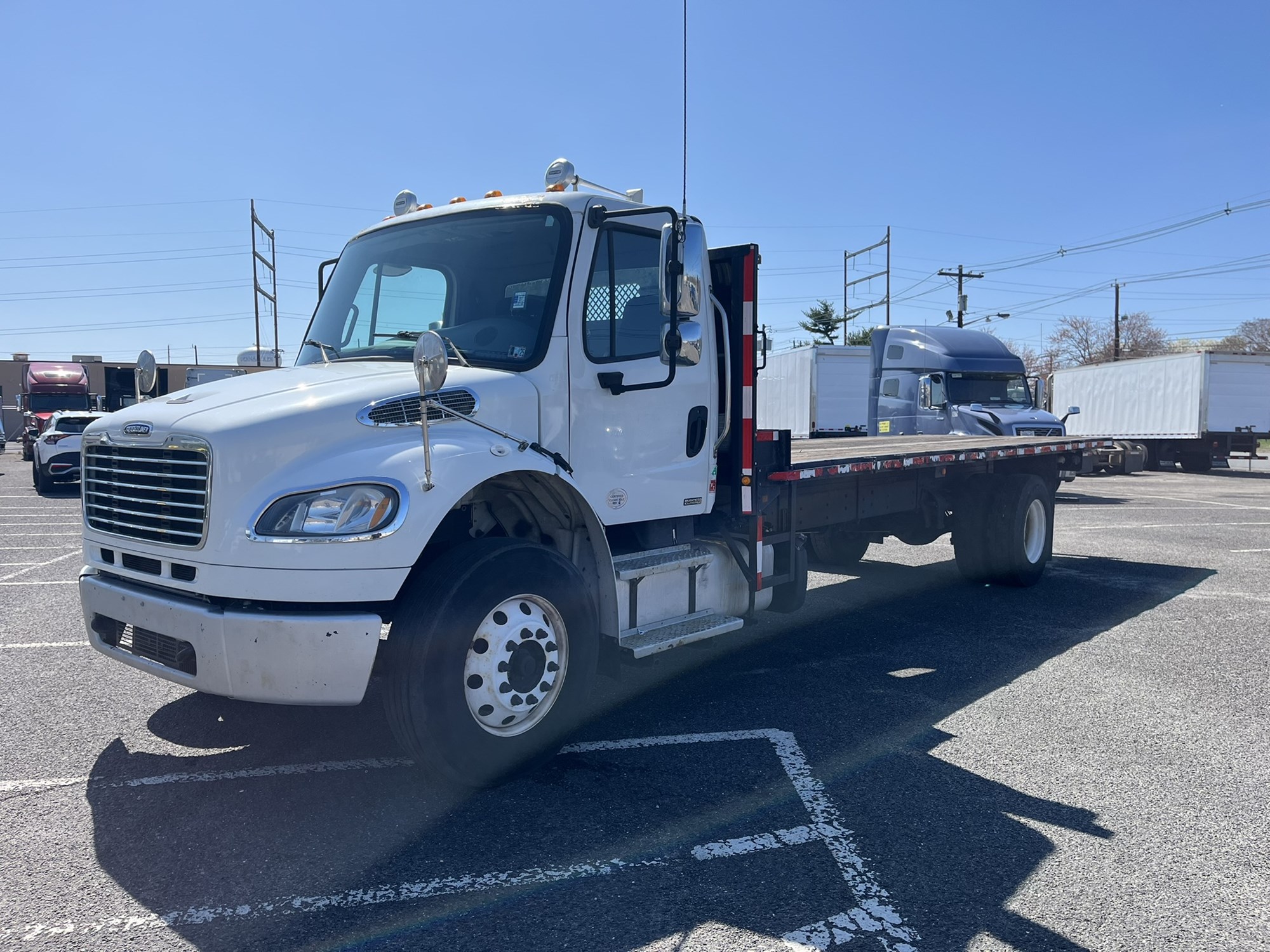 2012 Freightliner M2 1076154-01 2012 Freightliner M2 1076154-01