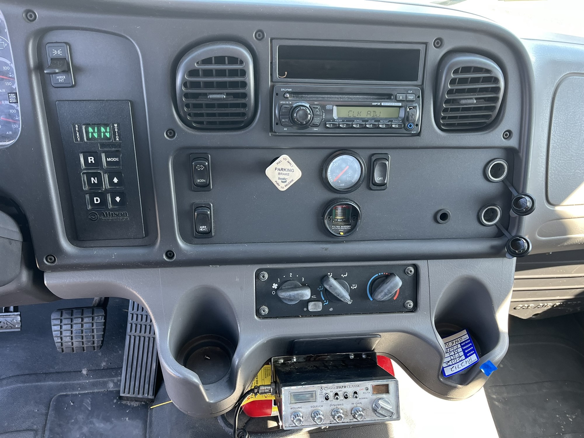 2012 Freightliner M2 1076154-05 2012 Freightliner M2 1076154-05