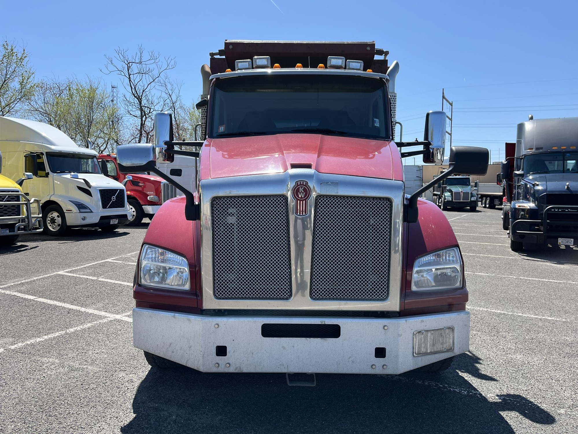 2022 Kenworth T880 - image 2 of 6