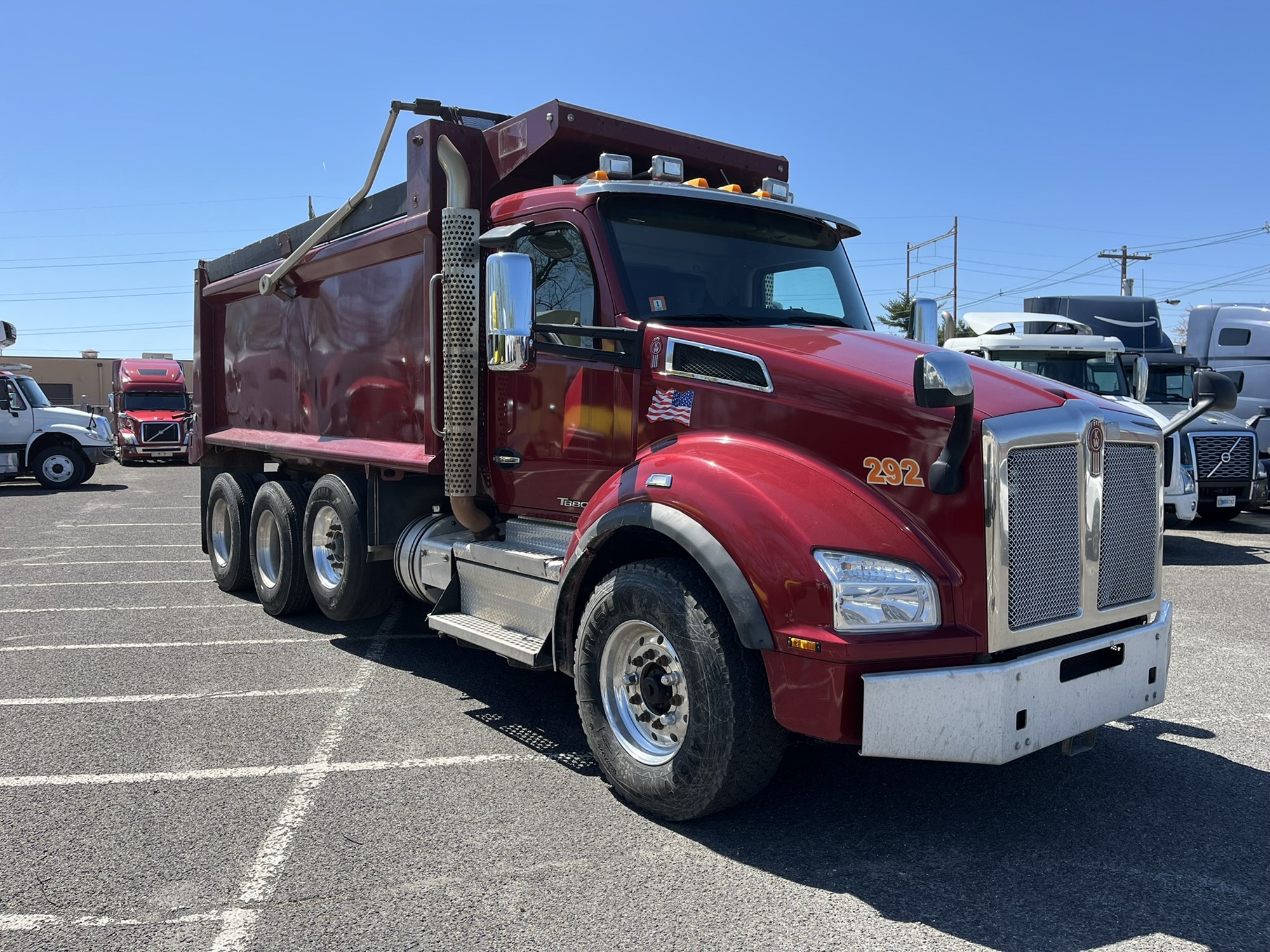 2022 Kenworth T880 - image 3 of 6