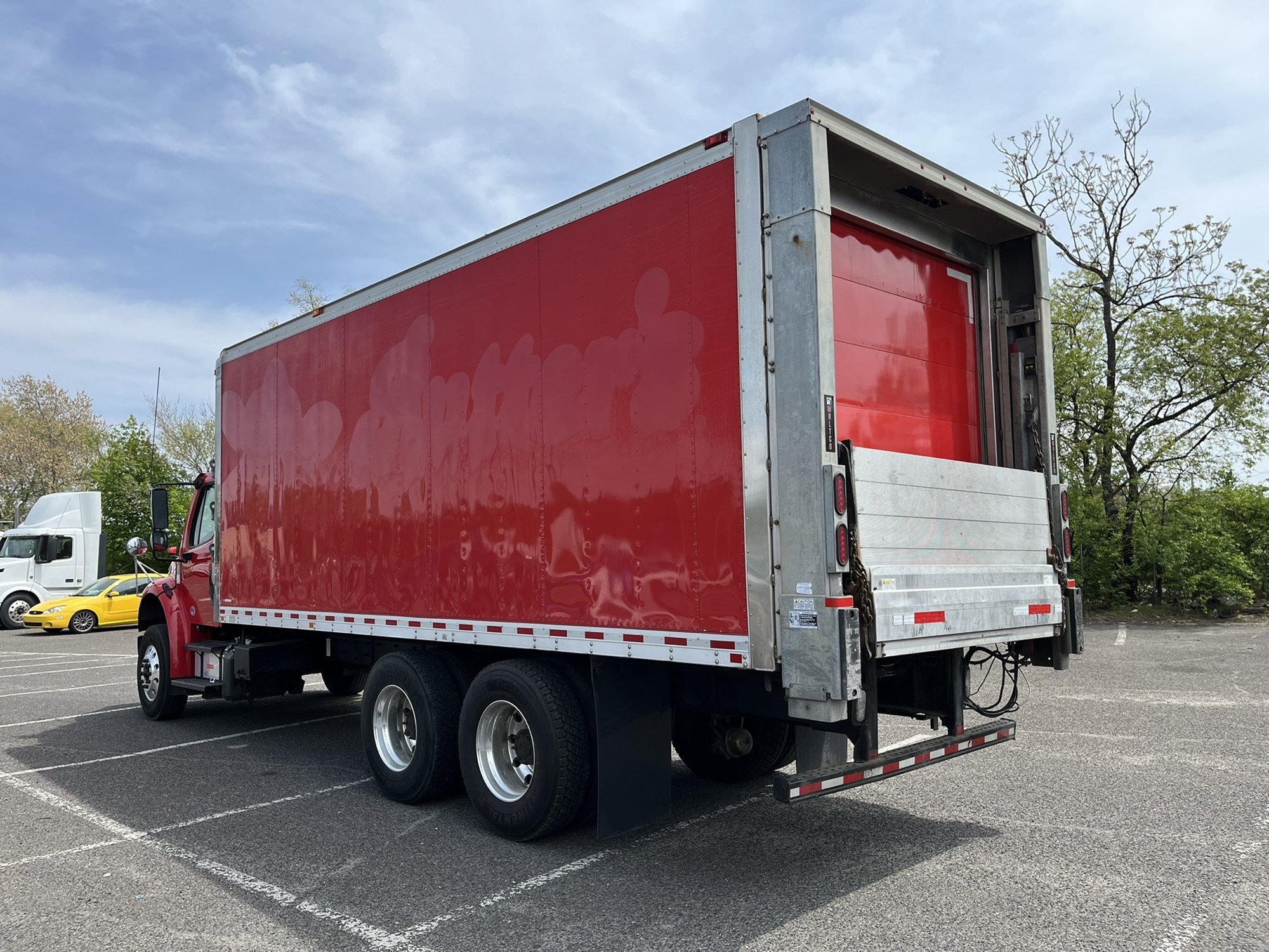 2018 FREIGHTLINER M2 1083812-06 2018 FREIGHTLINER M2 1083812-06