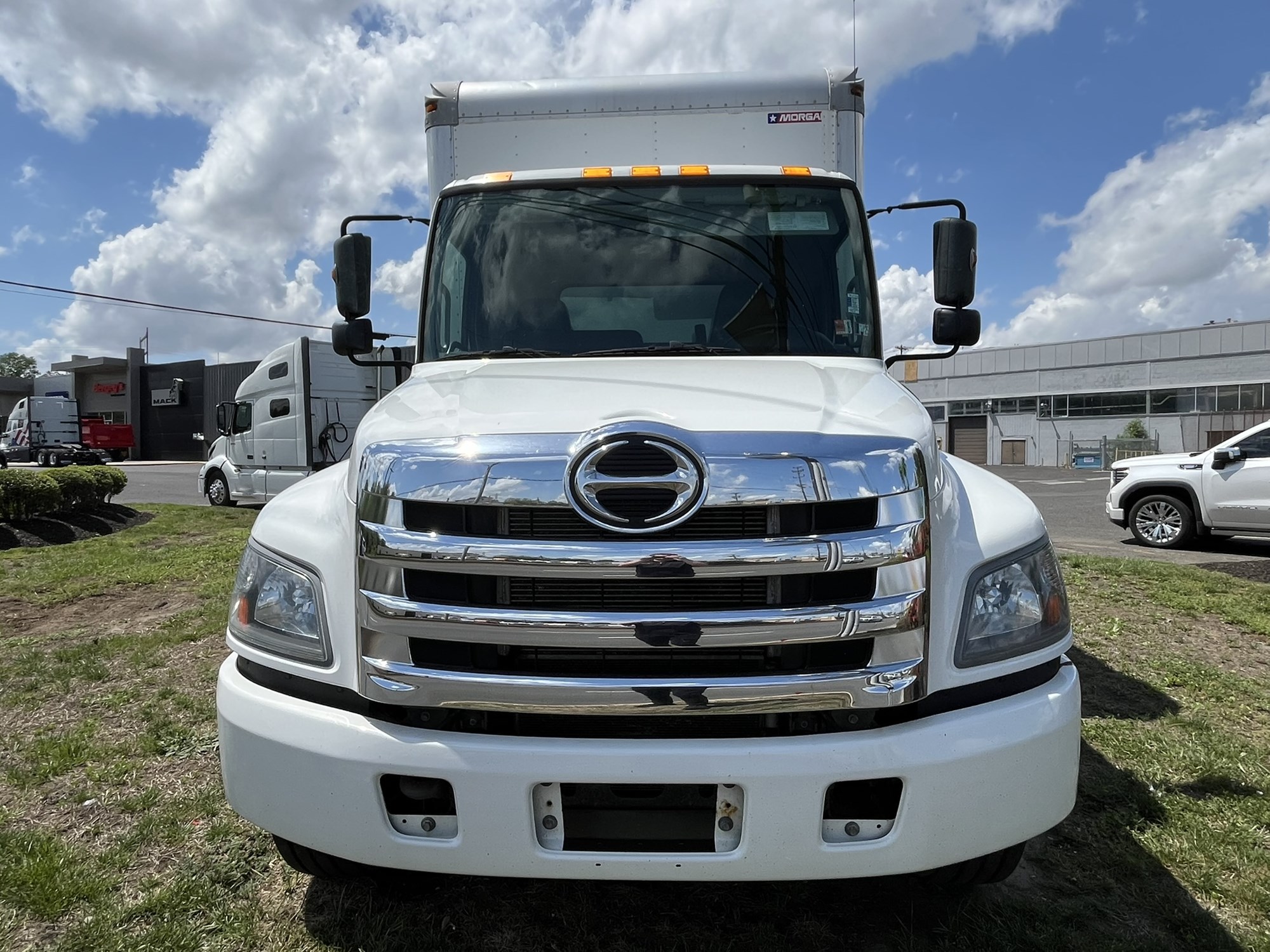 2019 HINO 338 - image 2 of 6