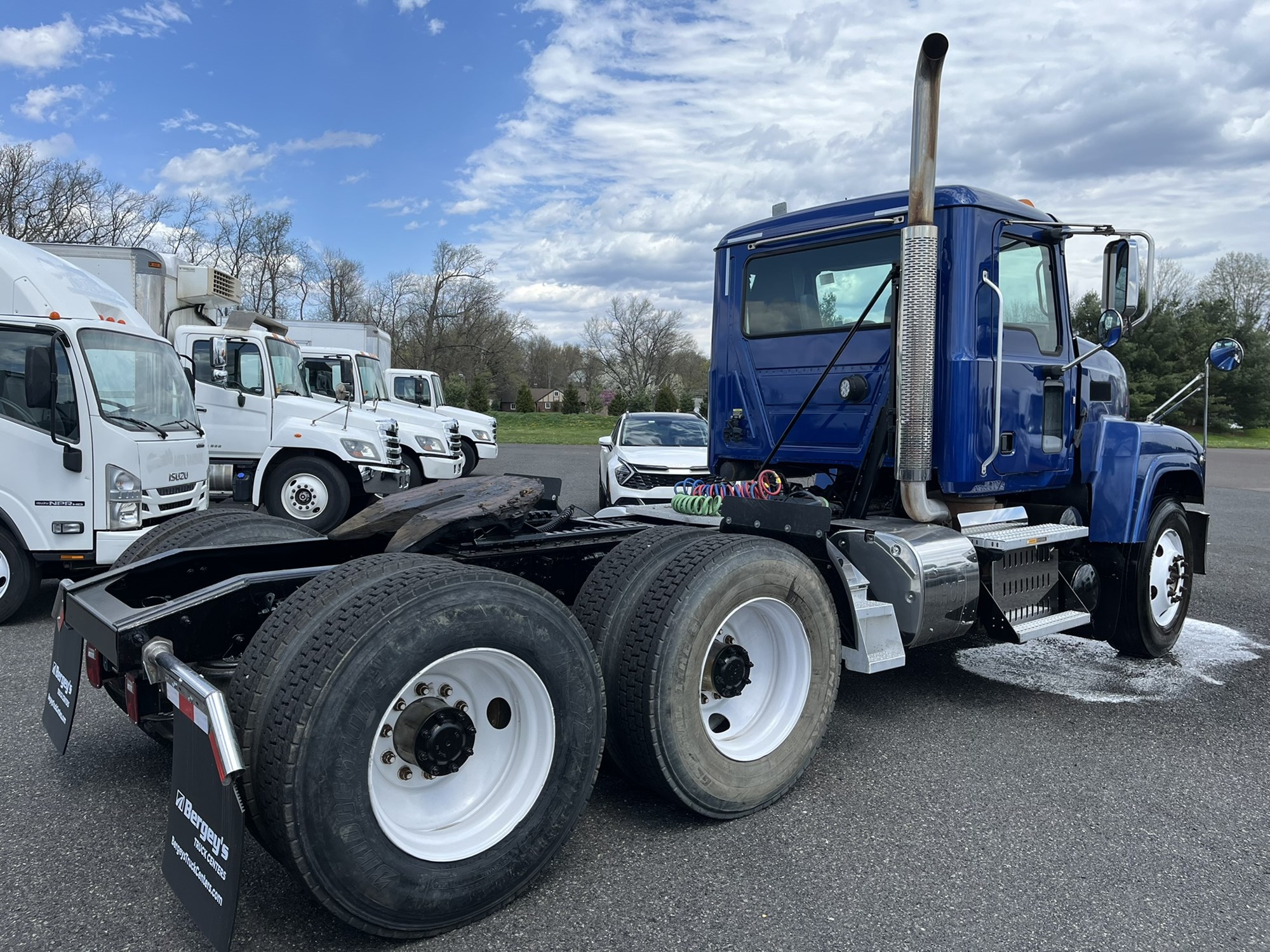 2017 MACK CHU613 - image 3 of 6