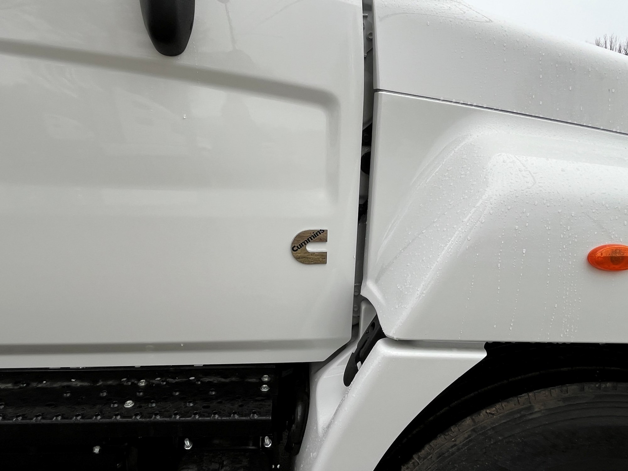 2026 HINO L6 - image 3 of 6