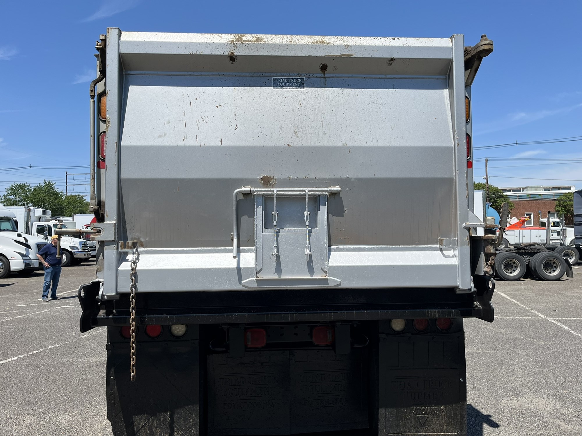 2020 MACK GRANITE - image 5 of 6