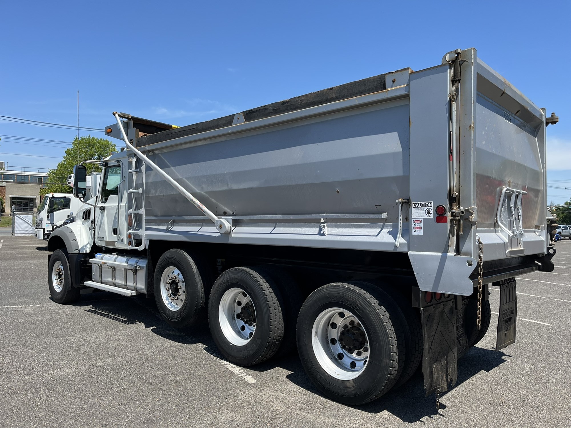 2020 MACK GRANITE - image 6 of 6