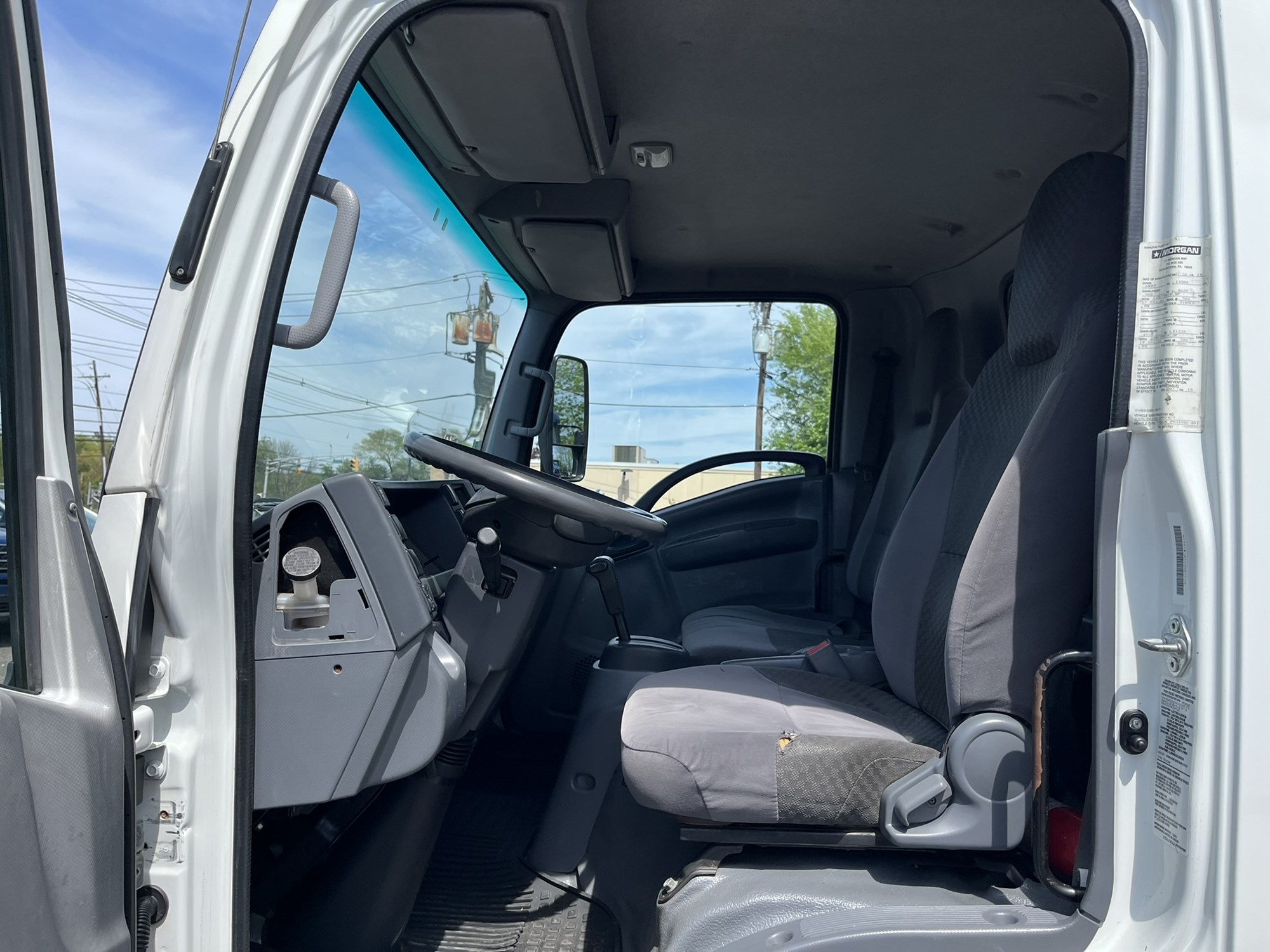 2015 Isuzu NPR/NPR-HD - image 5 of 6