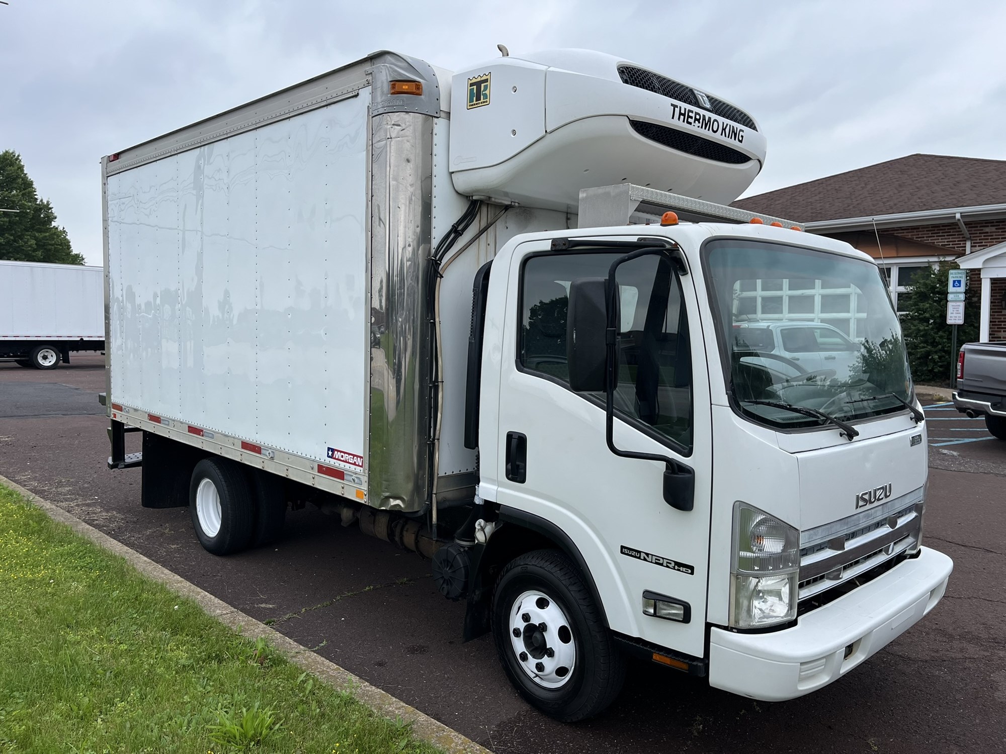 2010 ISUZU NPR 1000031-03 2010 ISUZU NPR 1000031-03