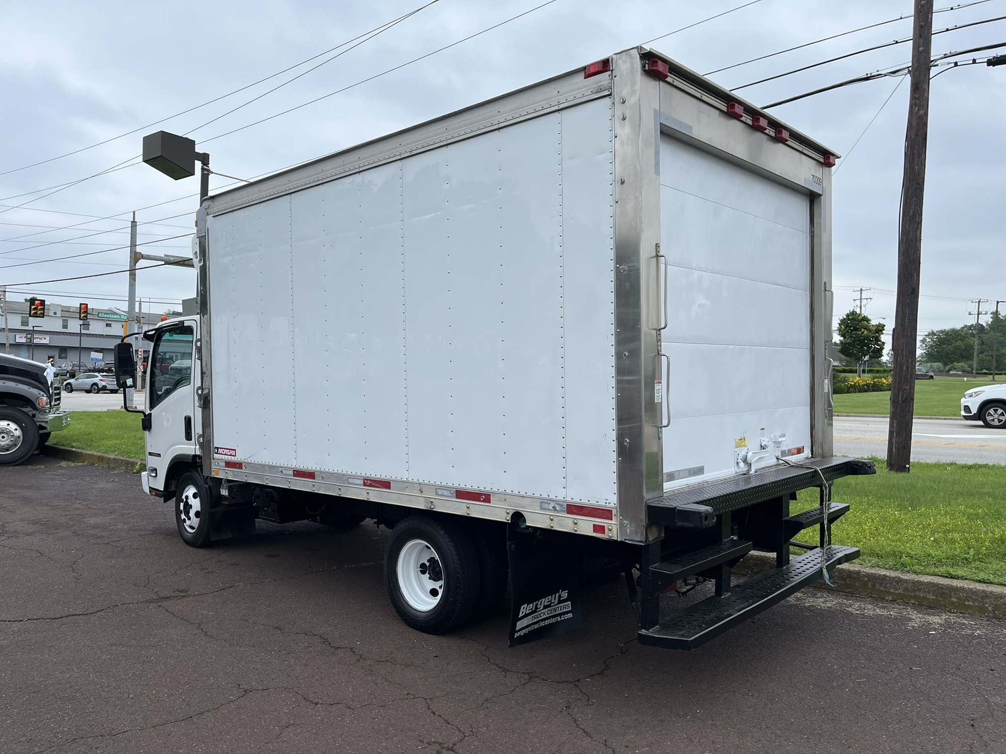 2010 ISUZU NPR 1000031-06 2010 ISUZU NPR 1000031-06