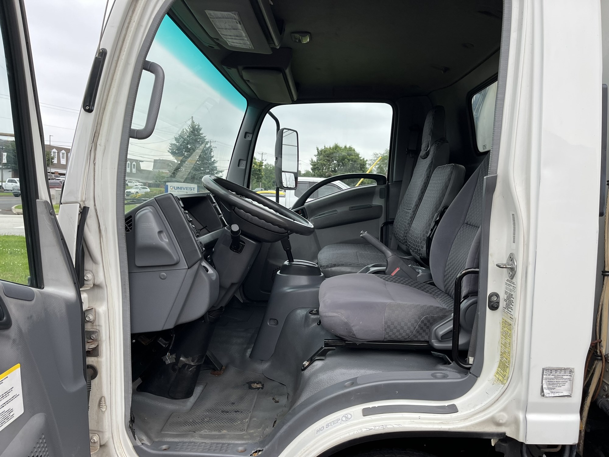 2010 ISUZU NPR 1000031-07 2010 ISUZU NPR 1000031-07